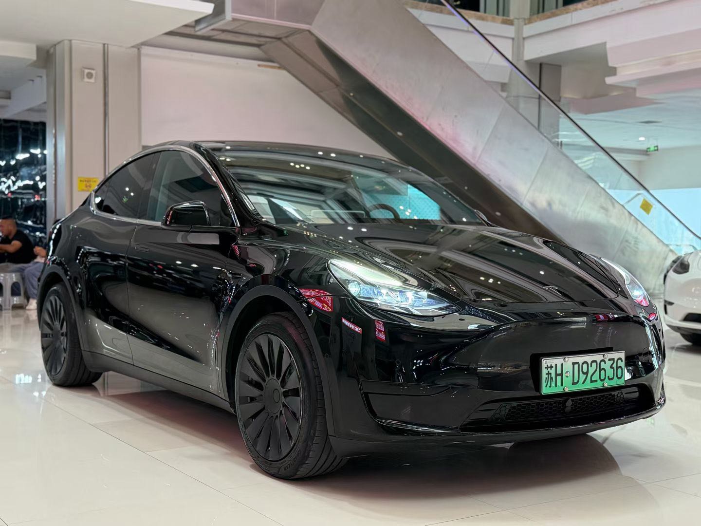 Tesla Model Y 2023 car image #5