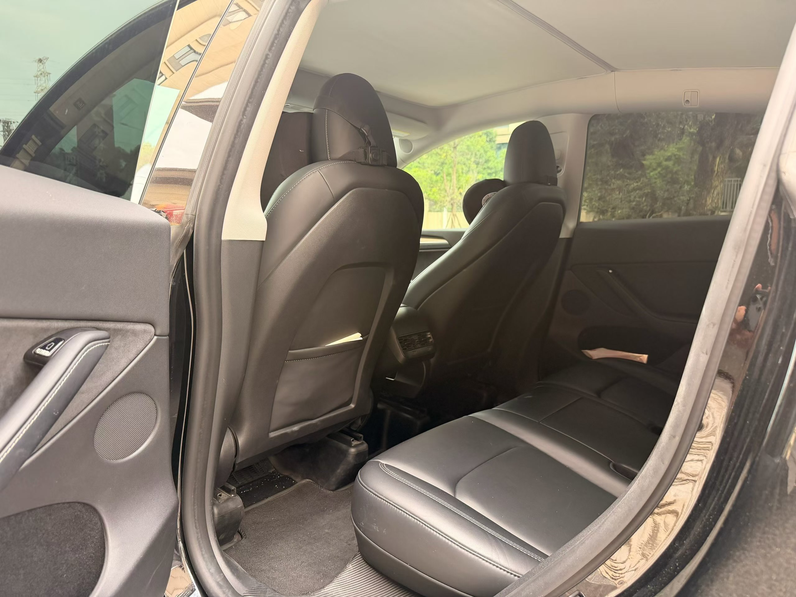 Tesla Model Y 2023 car image #7