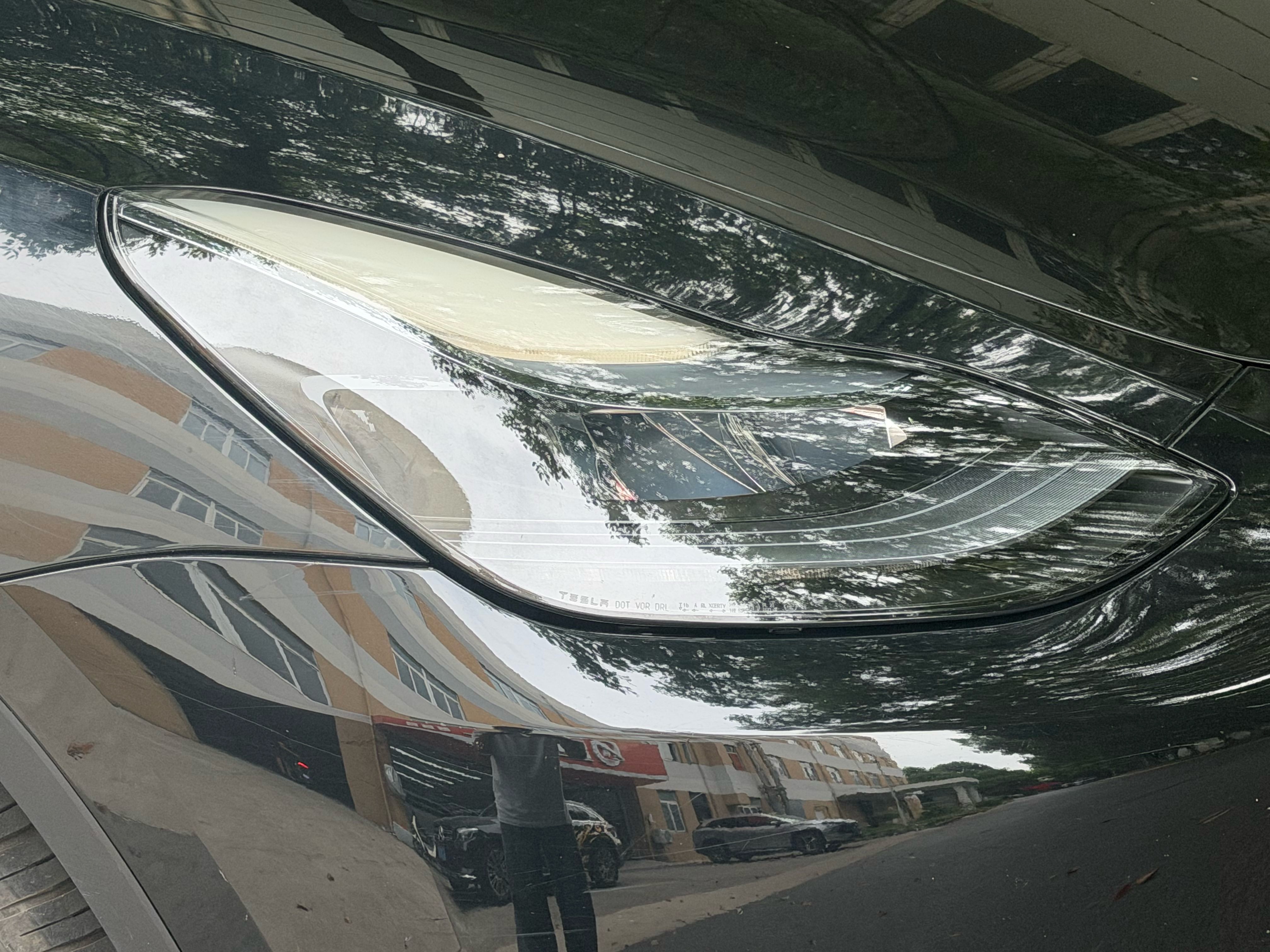 Tesla Model Y 2023 car image #4