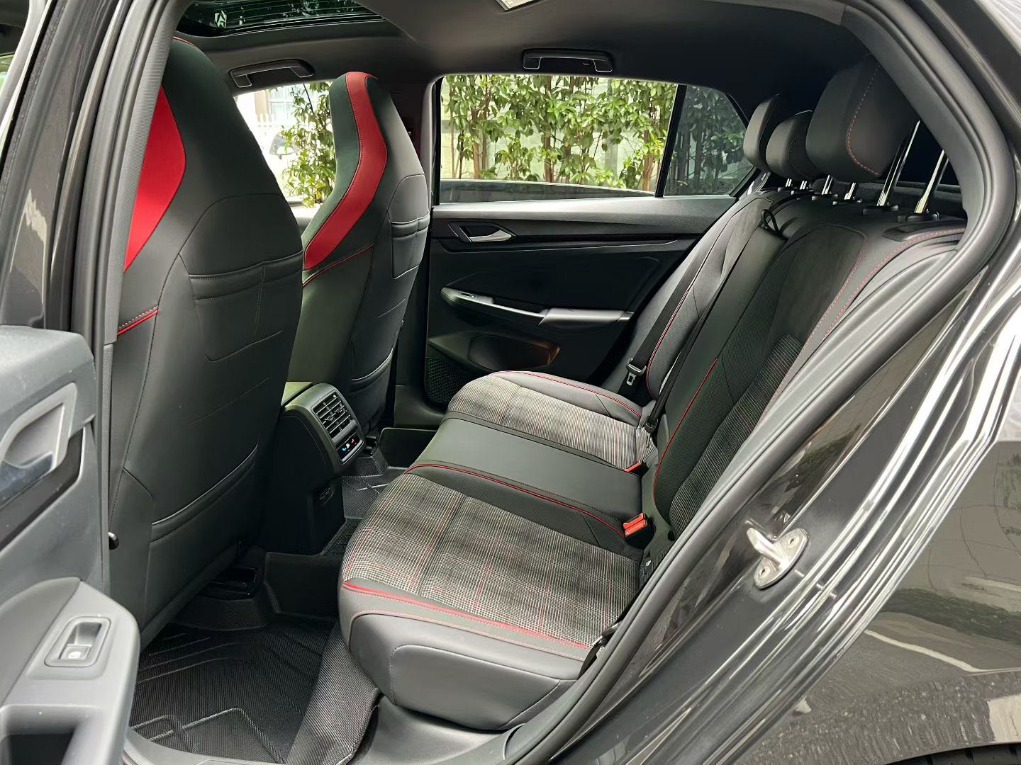 Volkswagen GolfGTI 2021 car image #10