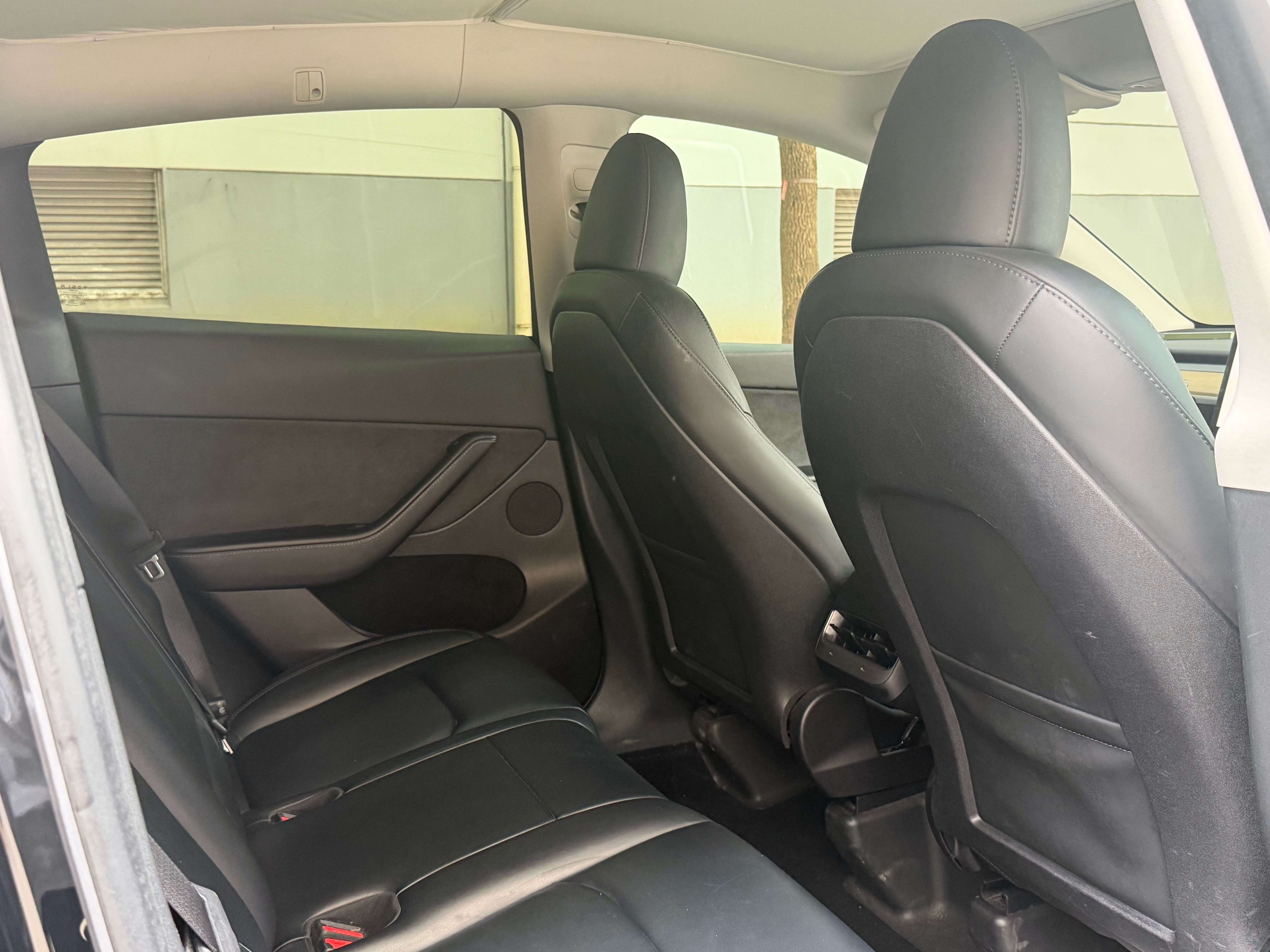 Tesla Model Y 2023 car image #6