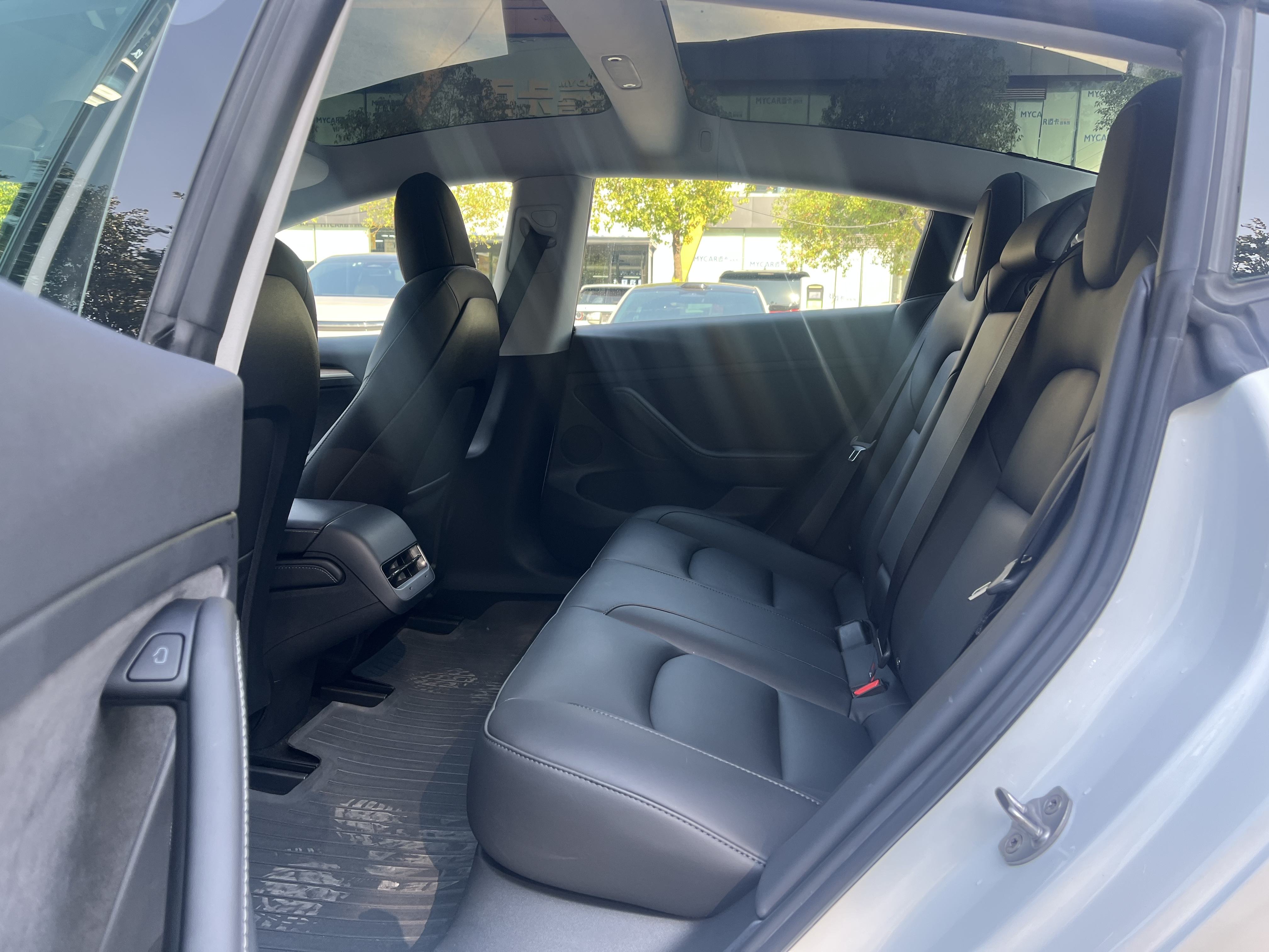 Tesla Model 3 2022 car image #7