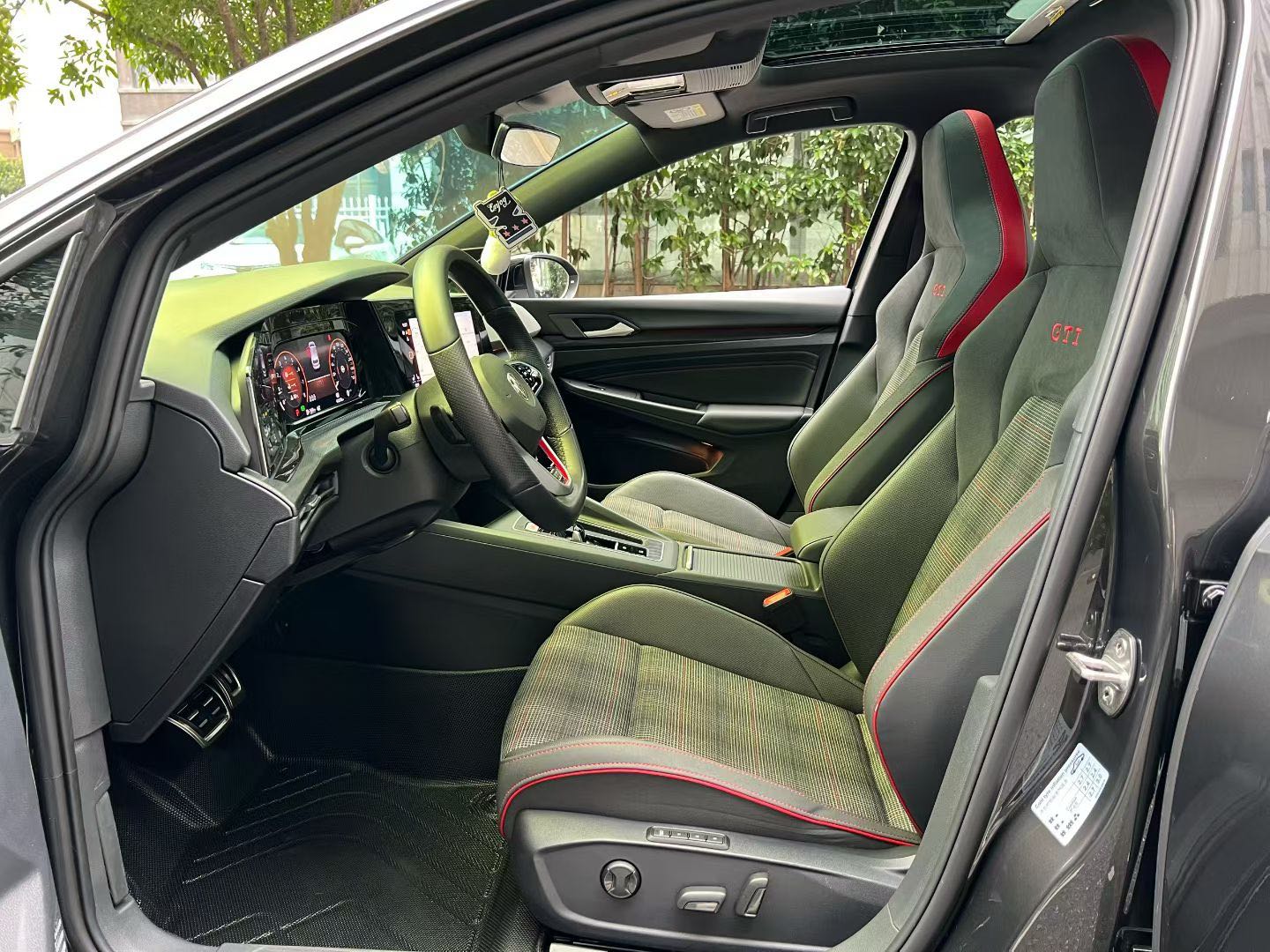 Volkswagen GolfGTI 2021 car image #8