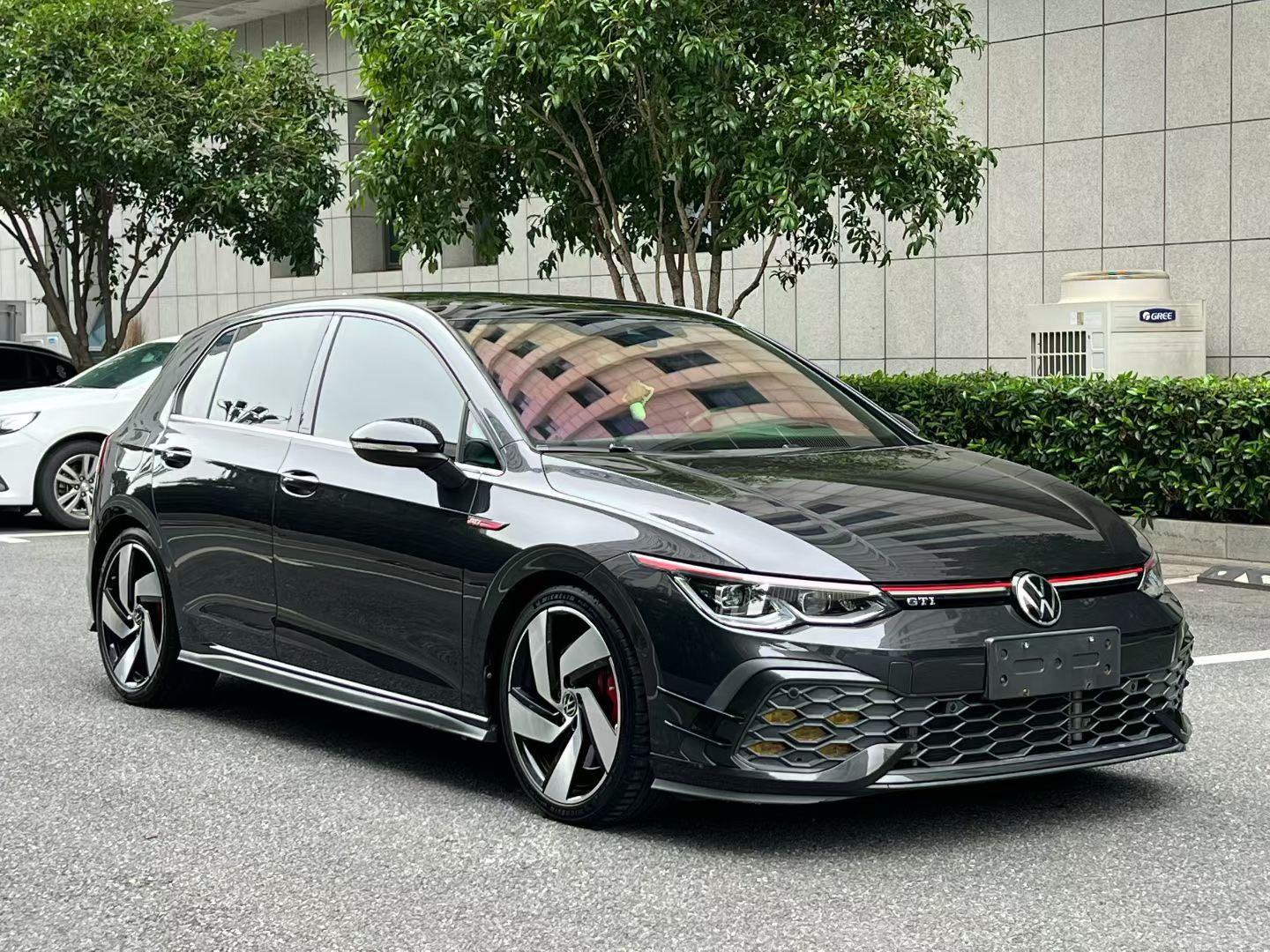 Volkswagen GolfGTI 2021 car image #3