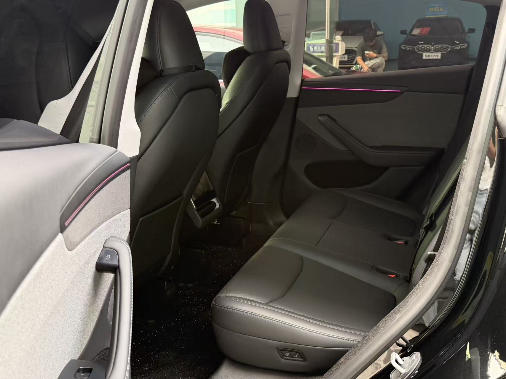 Tesla Model Y 2025 car image #6