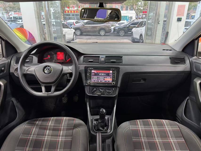 Volkswagen Santana 2016 car image #11