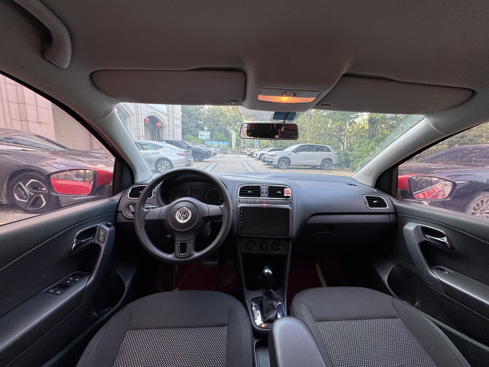 Volkswagen Polo 2014 car image #7