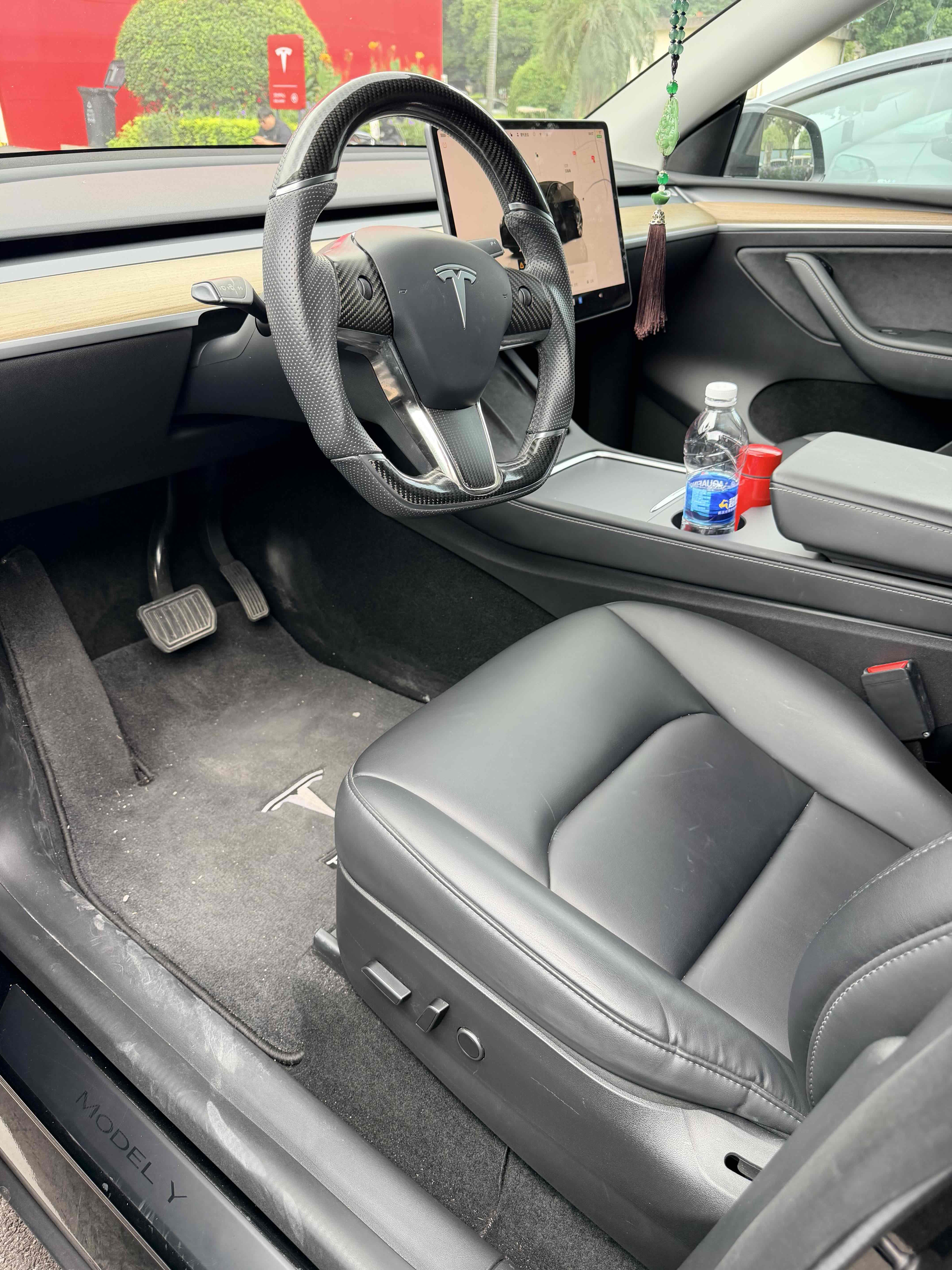 Tesla Model Y 2022 #5 Tesla Model Y 2022 car image #5