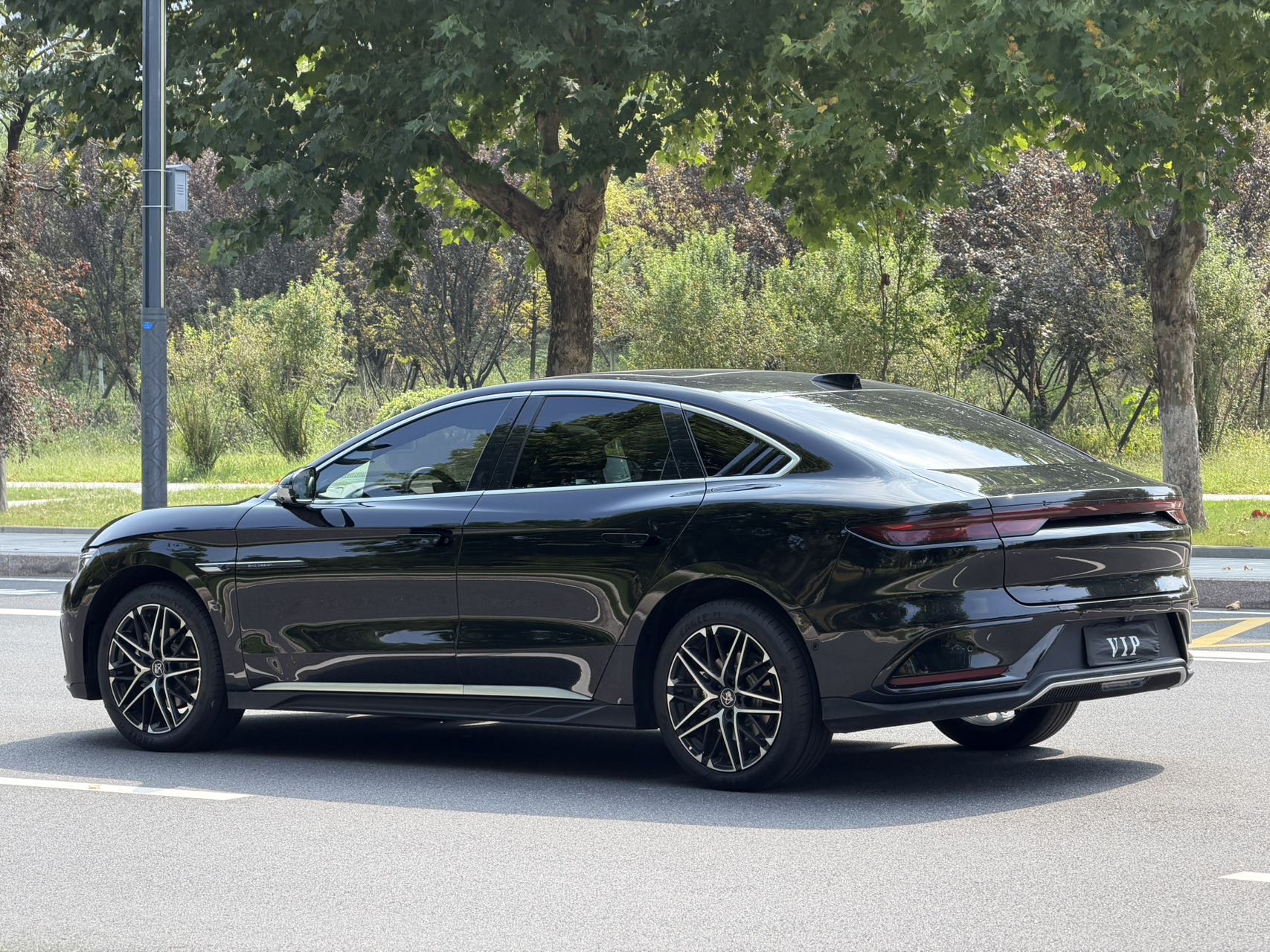 BYD Han 2025 car image #10