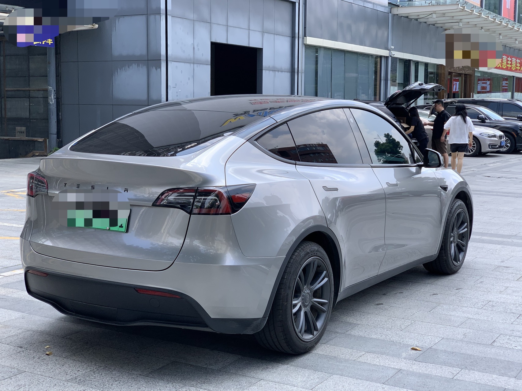 Tesla Model Y 2023 #8 Tesla Model Y 2023 car image #8