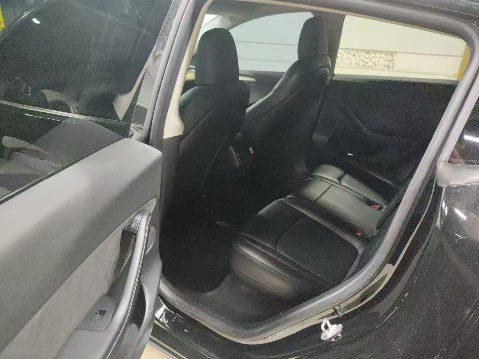 Tesla Model Y 2023 #5 Tesla Model Y 2023 car image #5