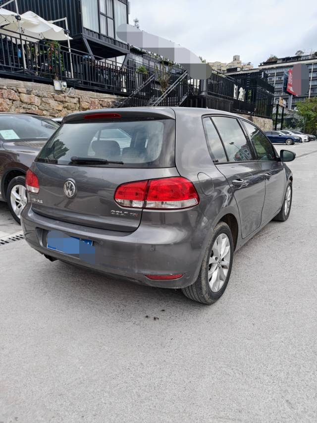 Volkswagen Golf 2011 car image #9