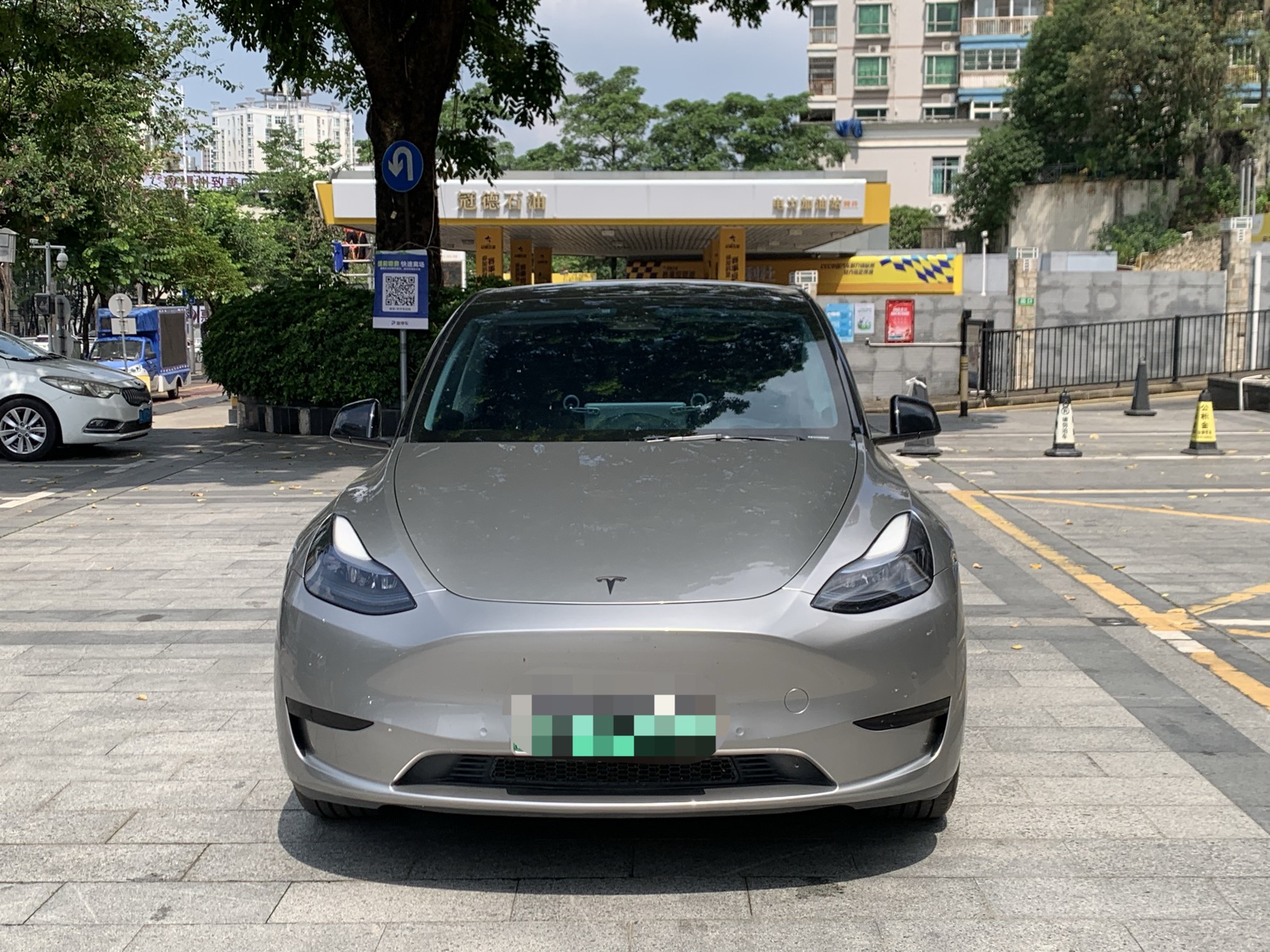 Tesla Model Y 2023 #4 Tesla Model Y 2023 car image #4