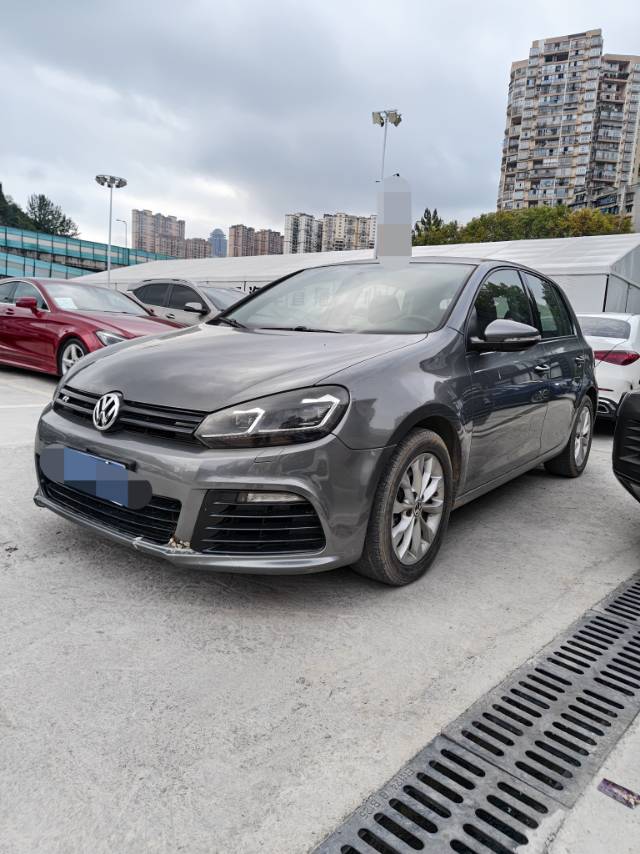 Volkswagen Golf 2011 car image #2