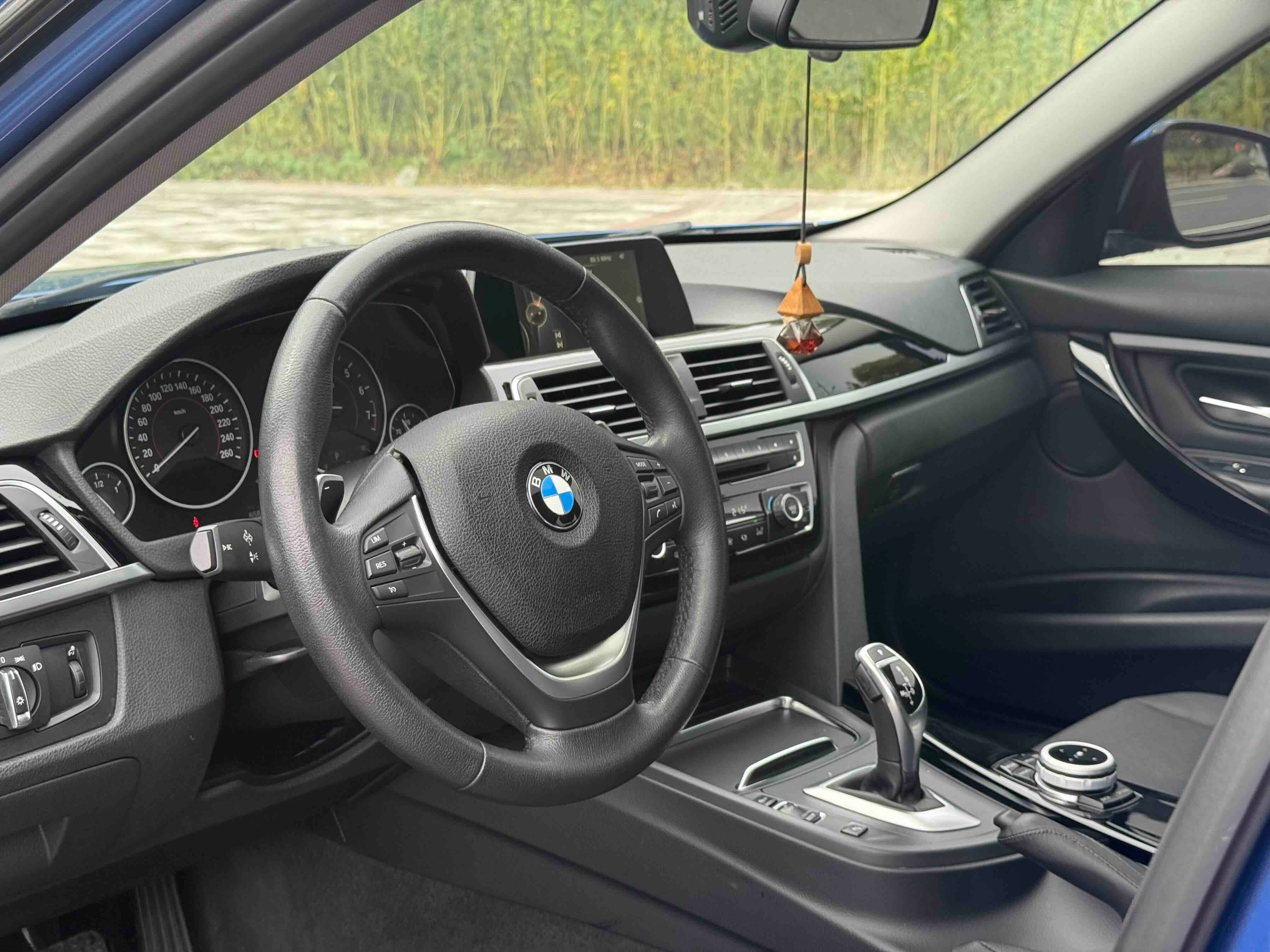 BMW 3 Series 2017 car image #4