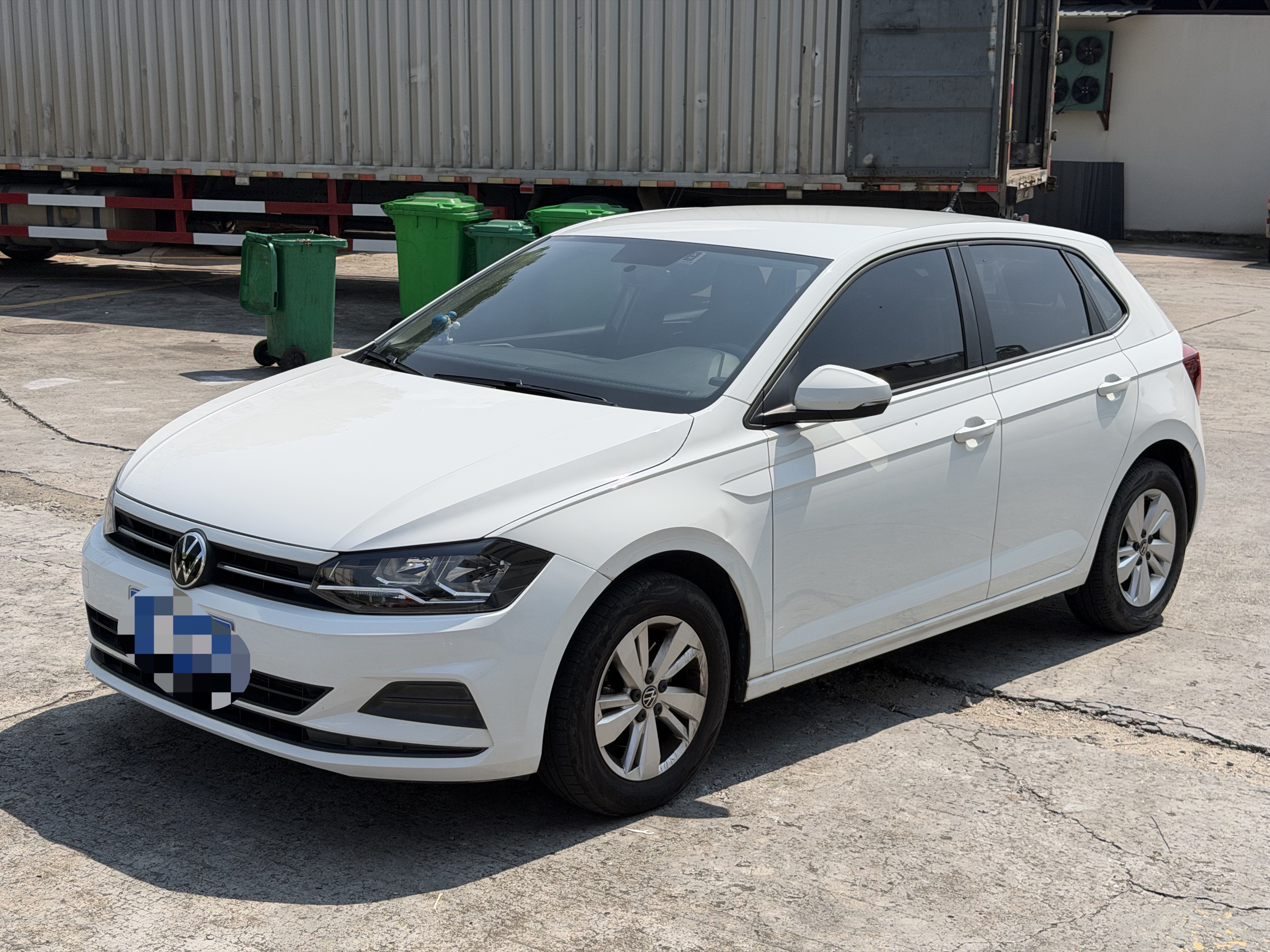 Volkswagen Polo 2023 car image #2