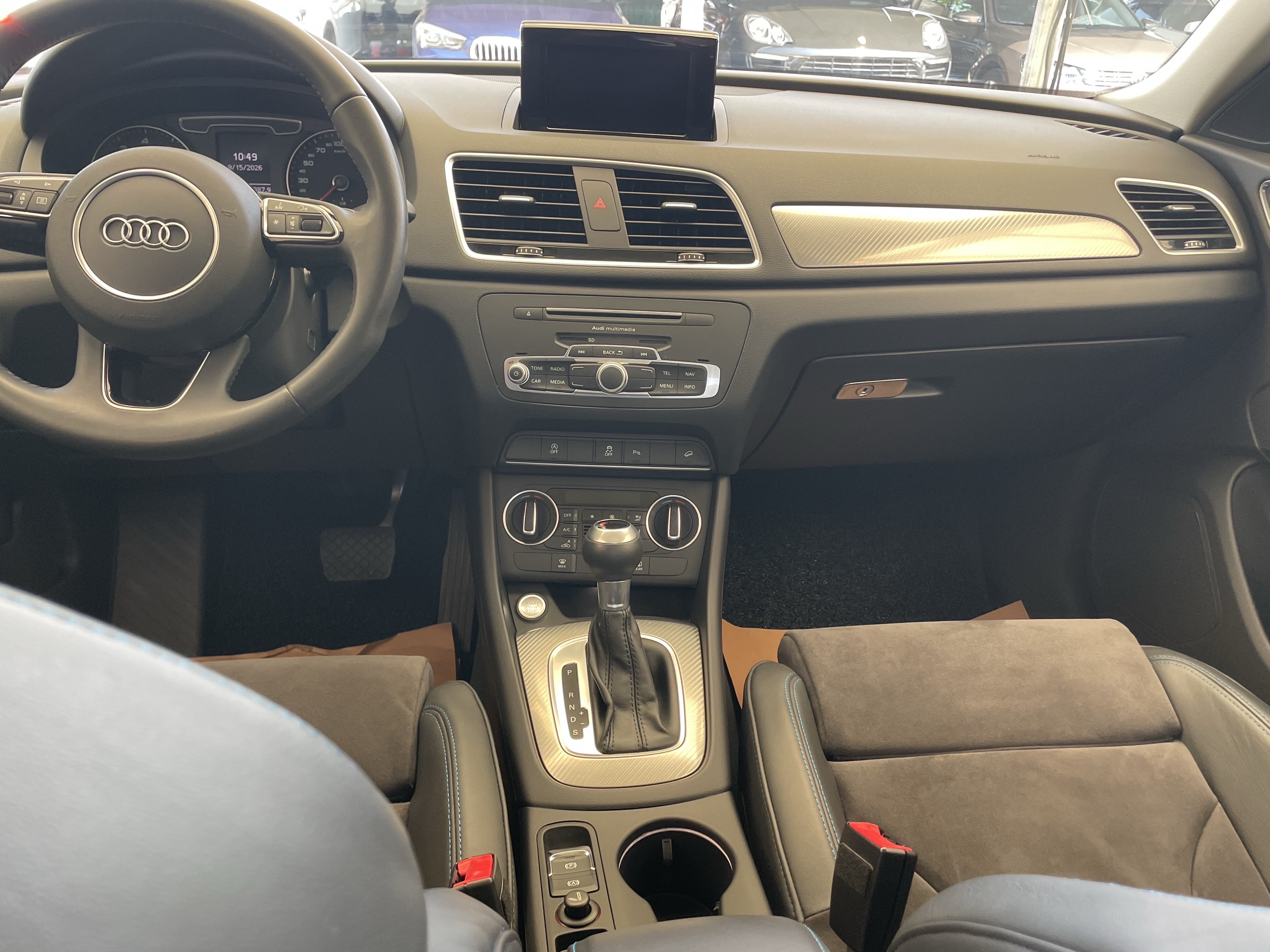 Audi Q3 2018 car image #6