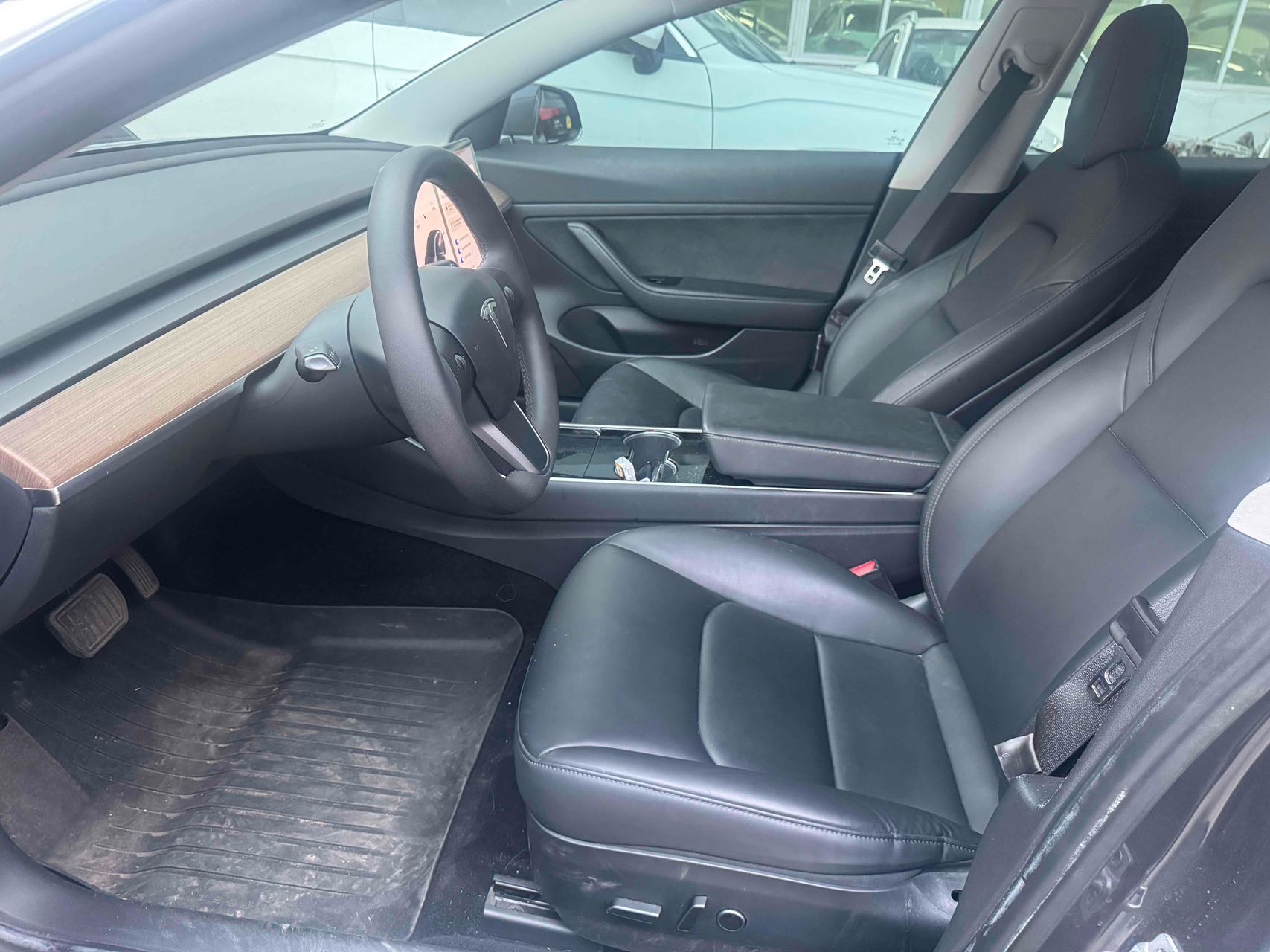 Tesla Model 3 2020 car image #4