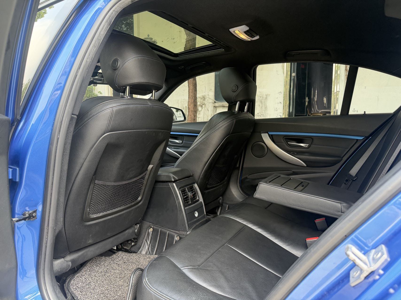 BMW 3 Series 2018 #7 BMW 3 Series 2018 car image #7