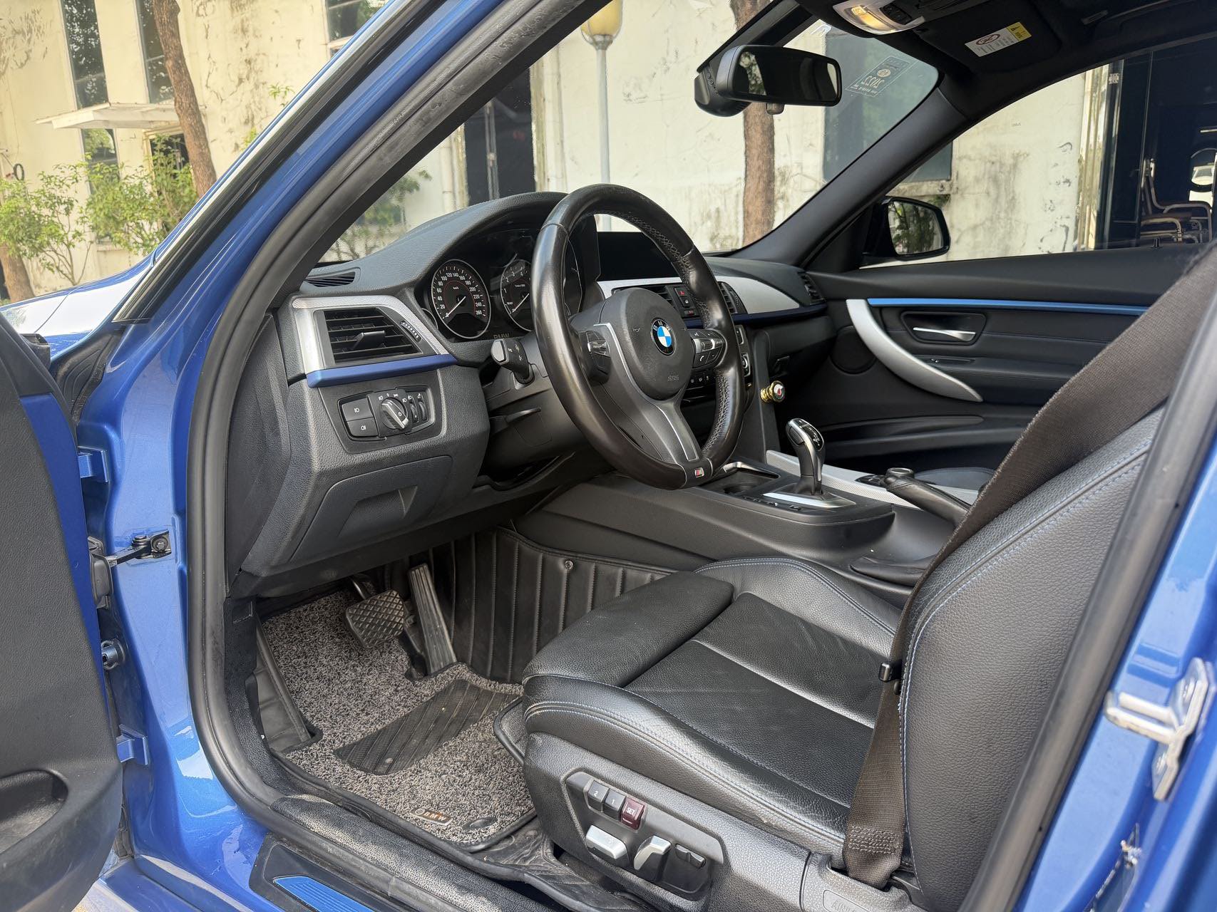BMW 3 Series 2018 #6 BMW 3 Series 2018 car image #6