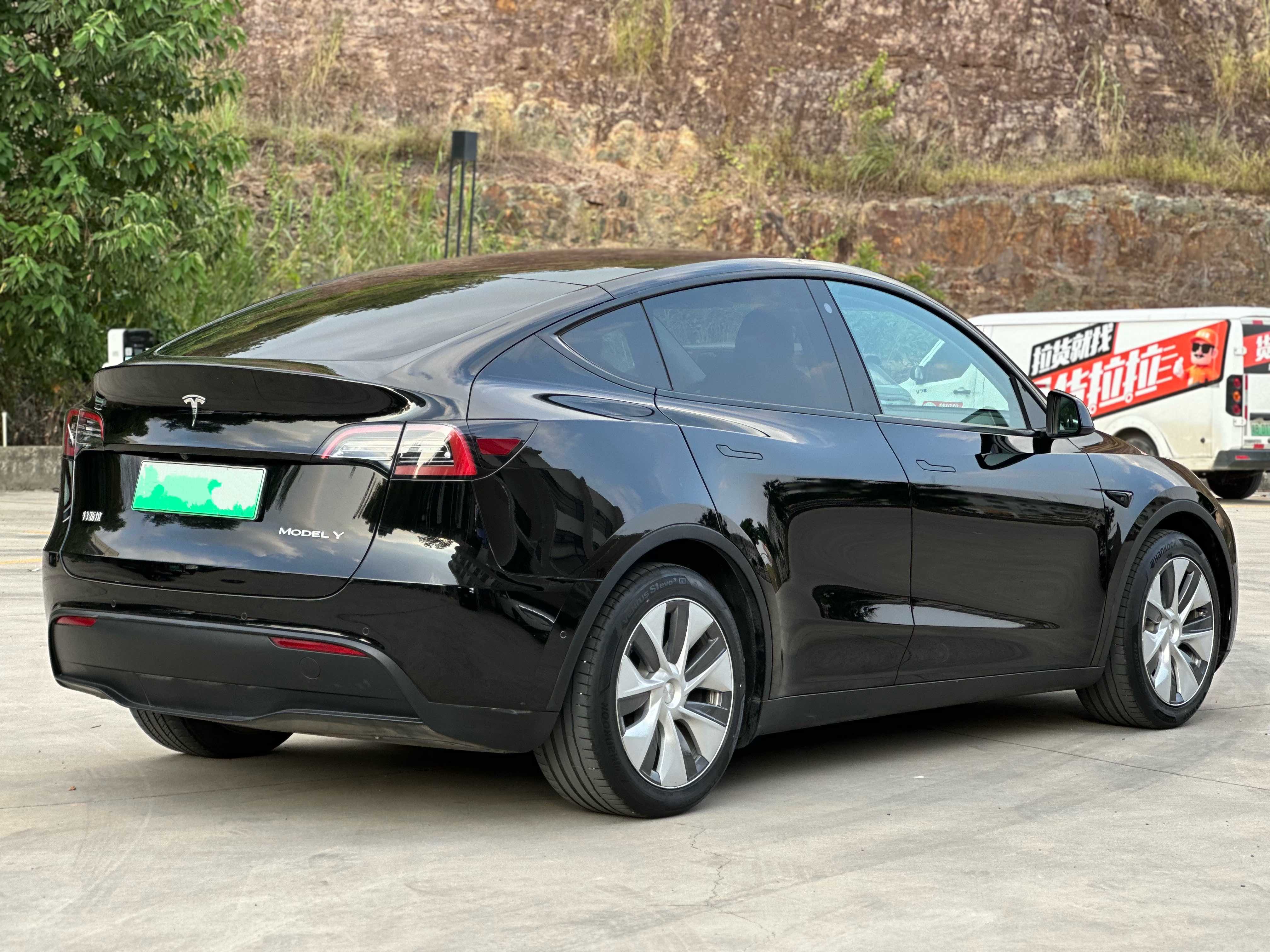 Tesla Model Y 2022 car image #8