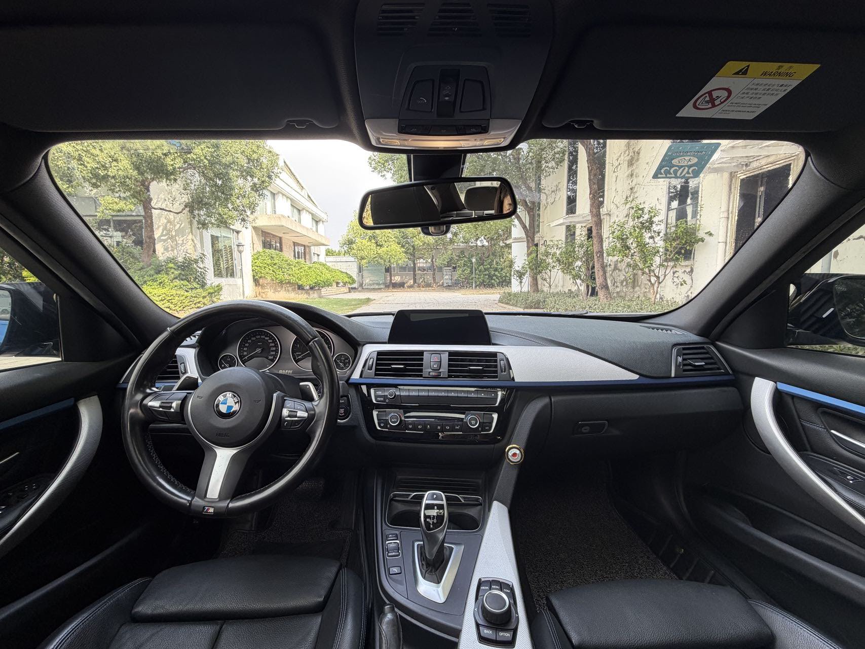 BMW 3 Series 2018 #8 BMW 3 Series 2018 car image #8