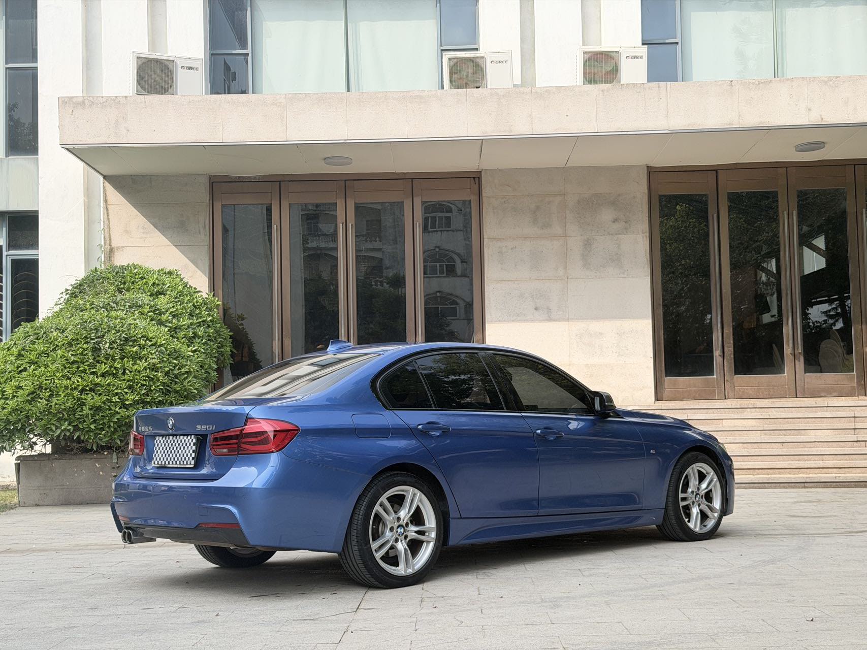 BMW 3 Series 2018 #9 BMW 3 Series 2018 car image #9