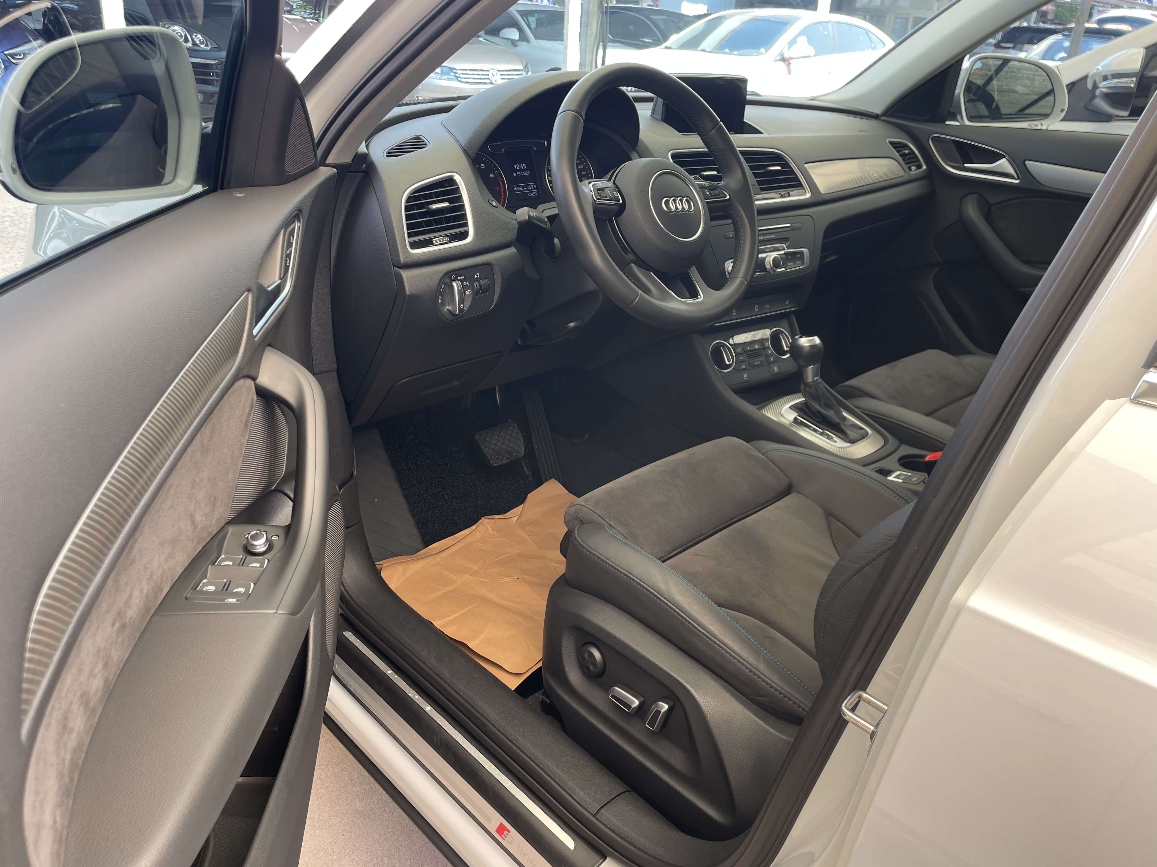 Audi Q3 2018 car image #4