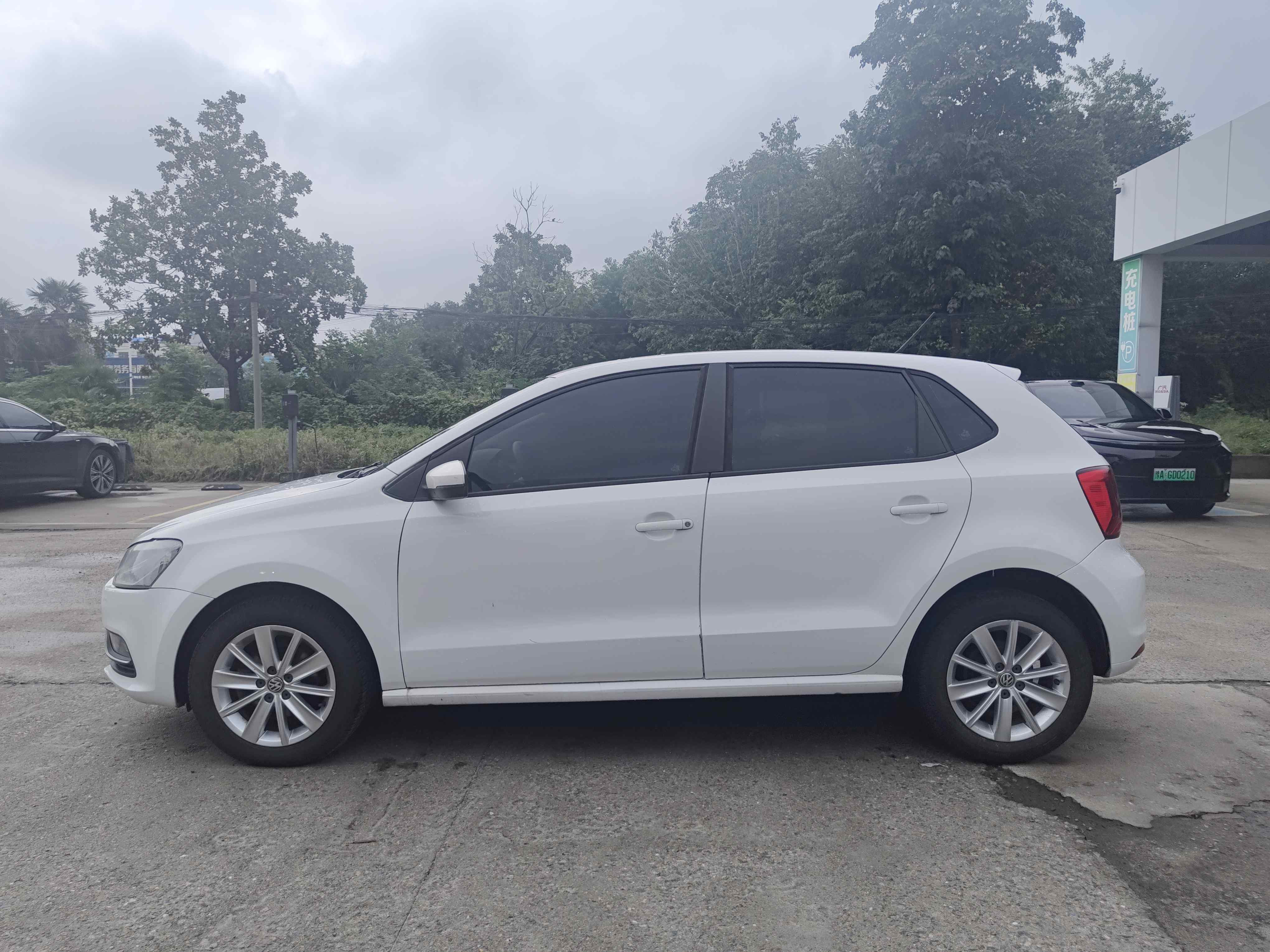 Volkswagen Polo 2015 #5 Volkswagen Polo 2015 car image #5