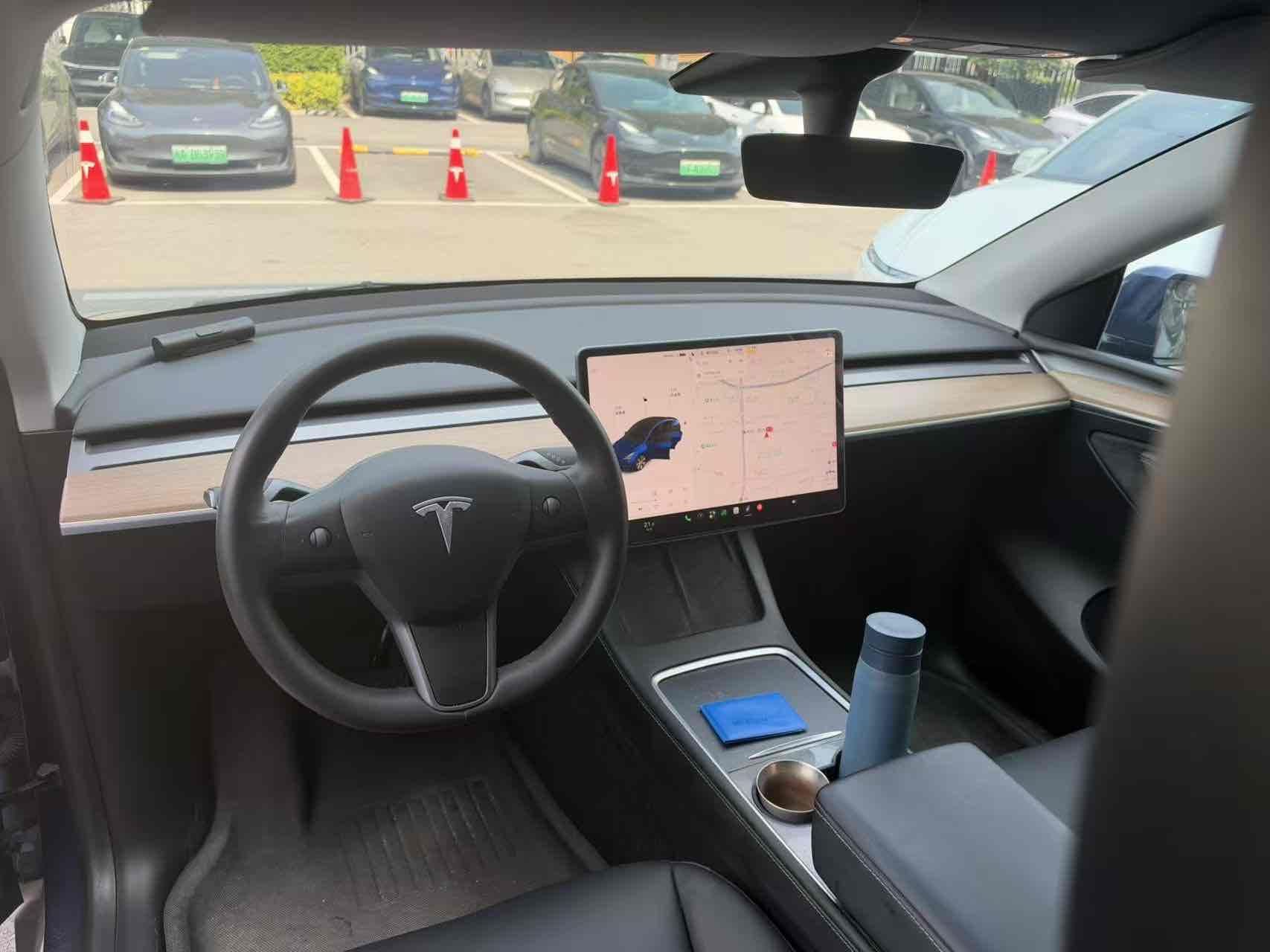 Tesla Model Y 2021 #5 Tesla Model Y 2021 car image #5
