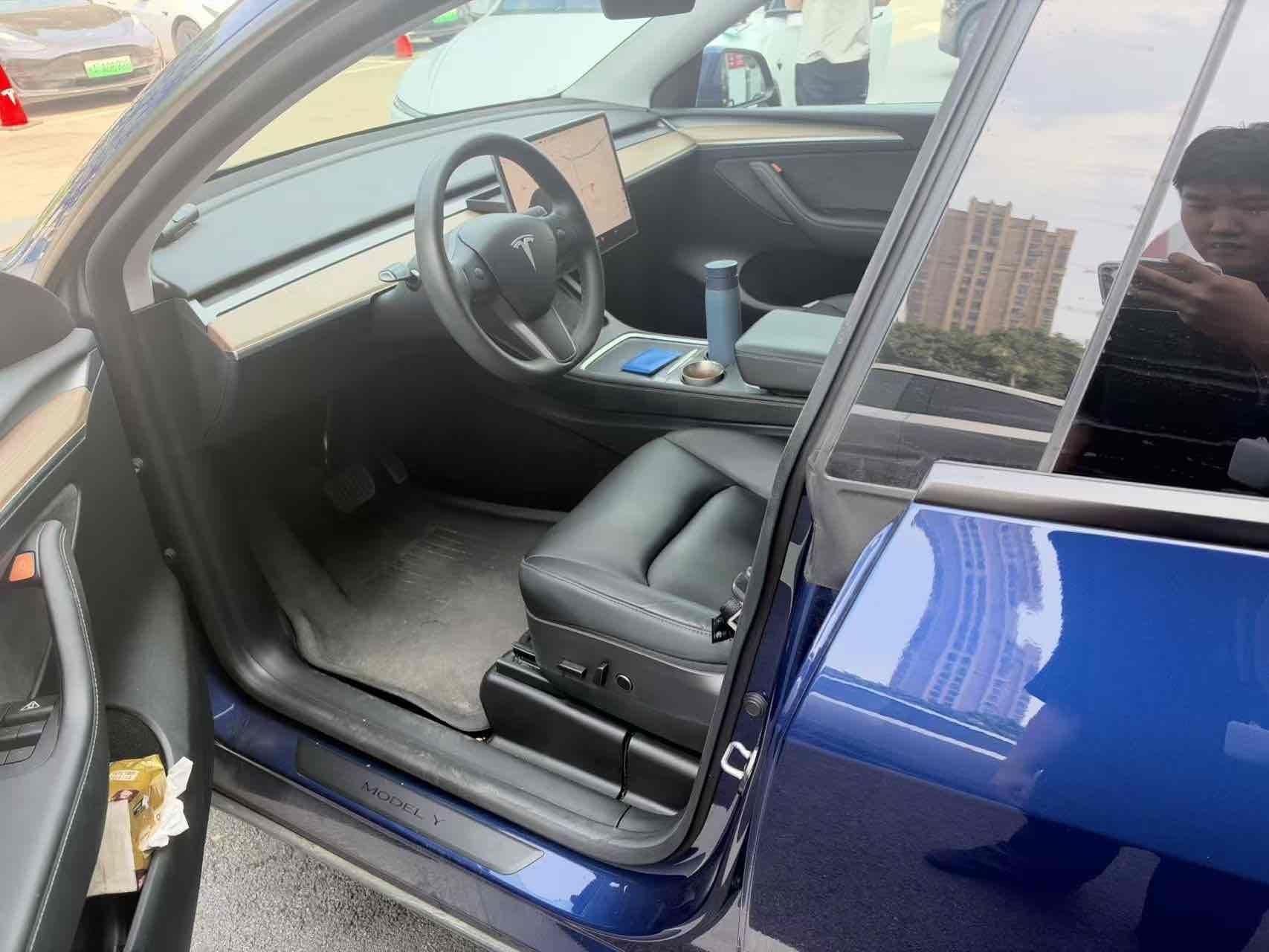 Tesla Model Y 2021 #6 Tesla Model Y 2021 car image #6