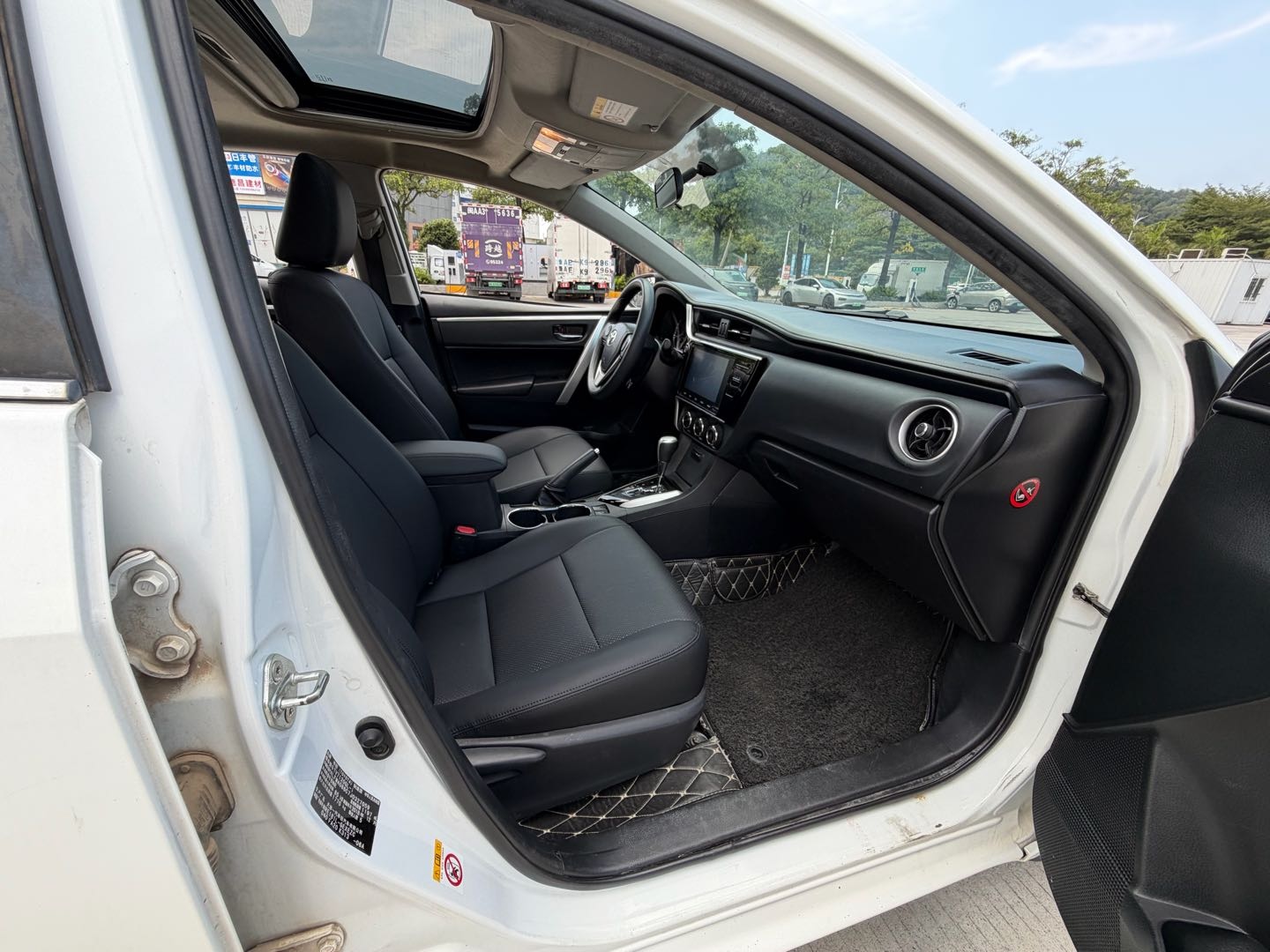 Toyota Corolla 2018 #9 Toyota Corolla 2018 car image #9