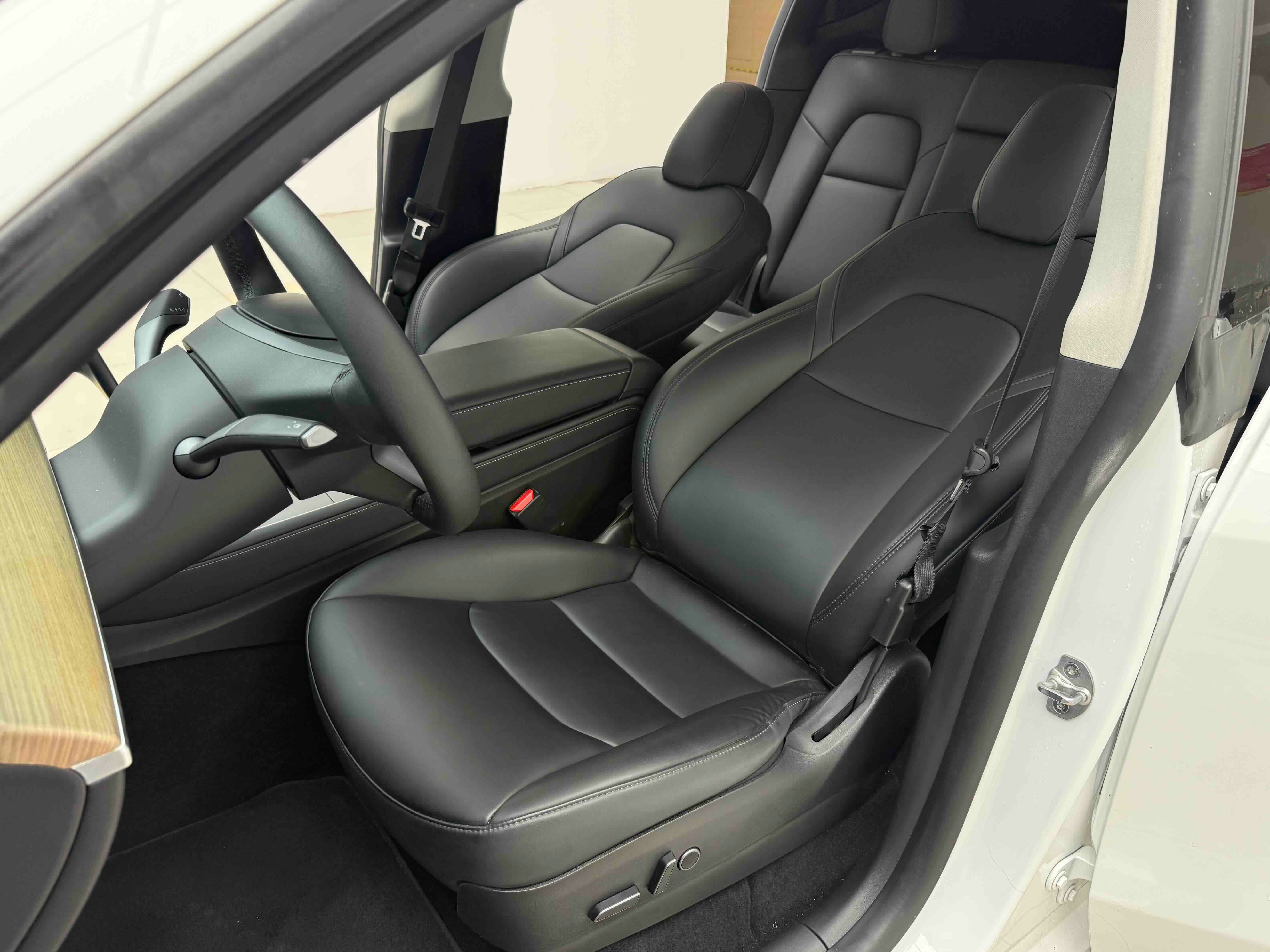 Tesla Model Y 2022 car image #10