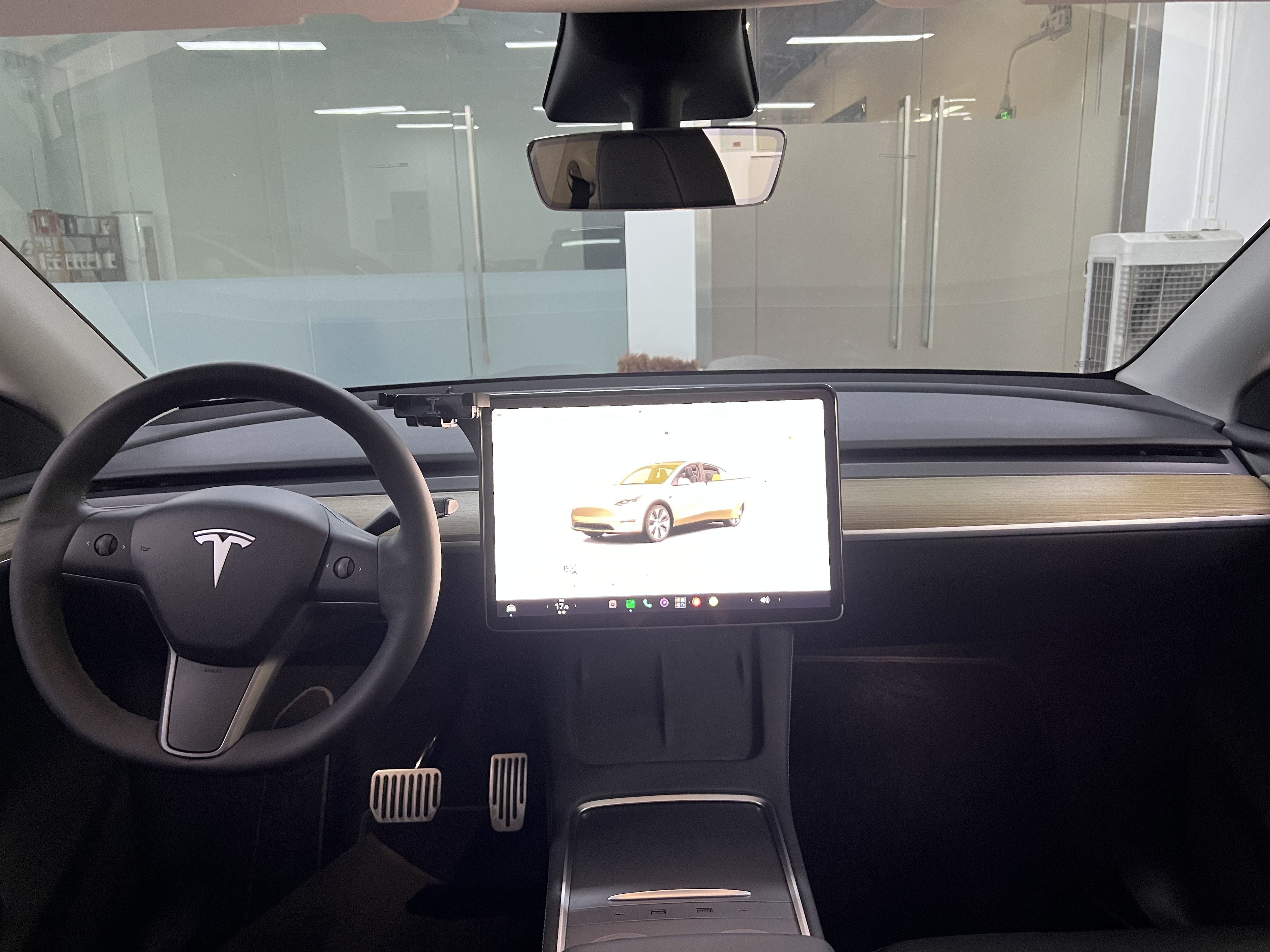 Tesla Model Y 2022 #10 Tesla Model Y 2022 car image #10
