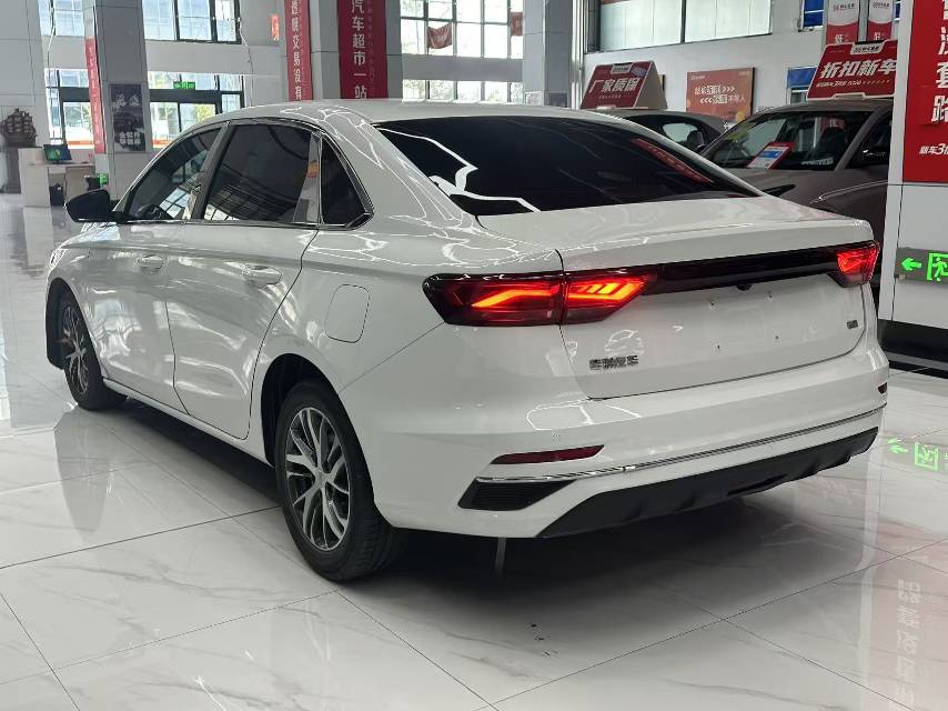 GEELY Emgrand 2024 car image #8