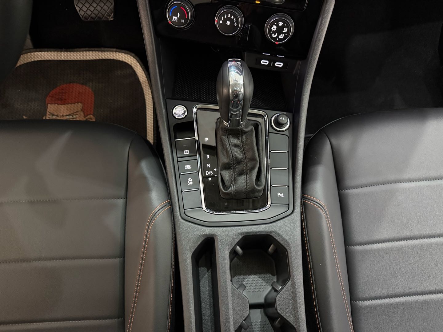 2023 #17 2023 immagine di auto #17