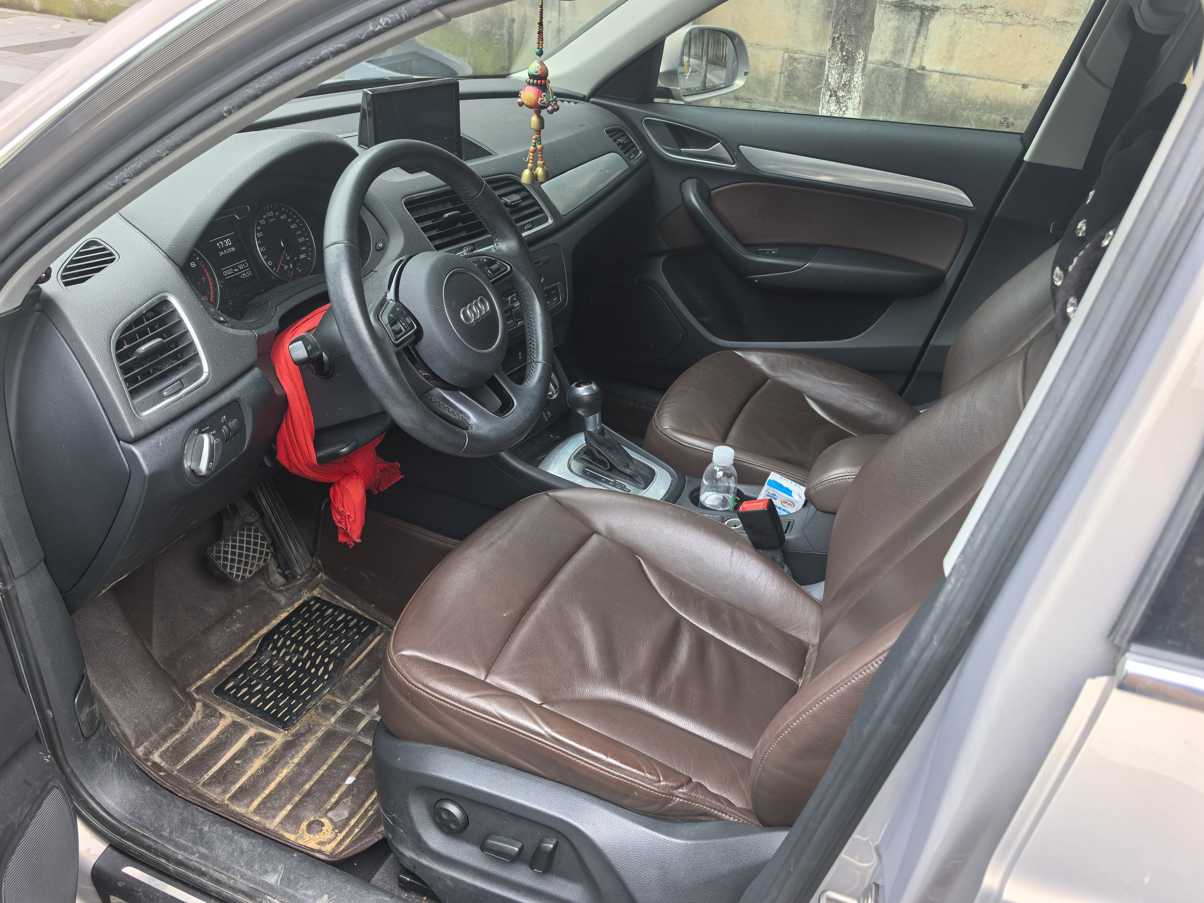 Audi Q3 2016 car image #5
