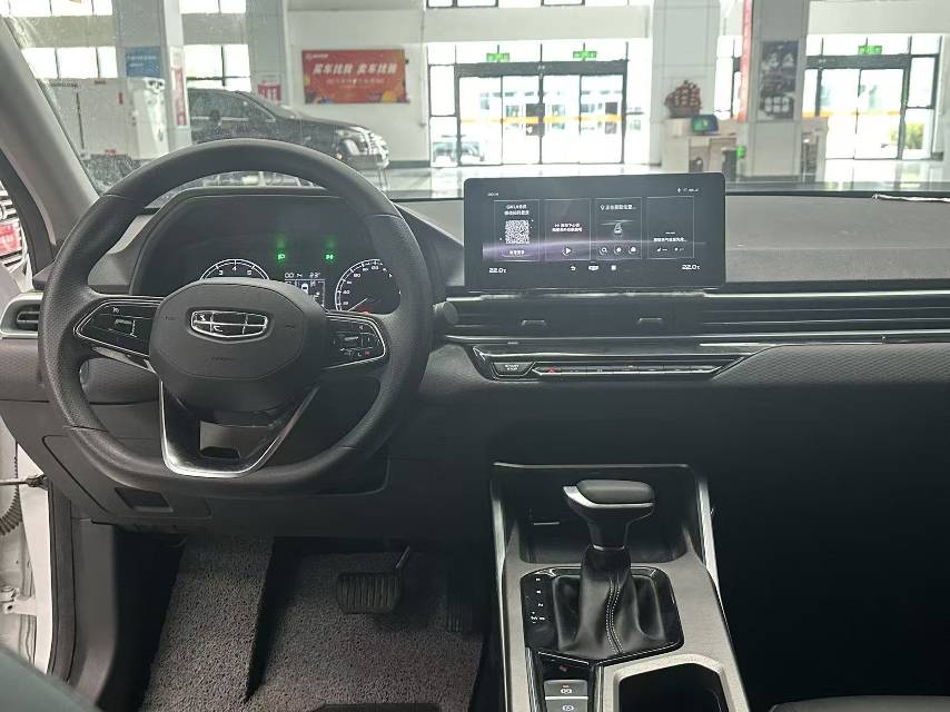 GEELY Emgrand 2024 car image #11