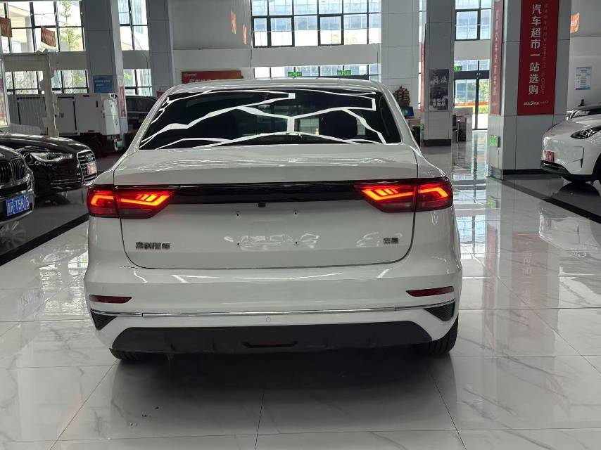 GEELY Emgrand 2024 car image #7