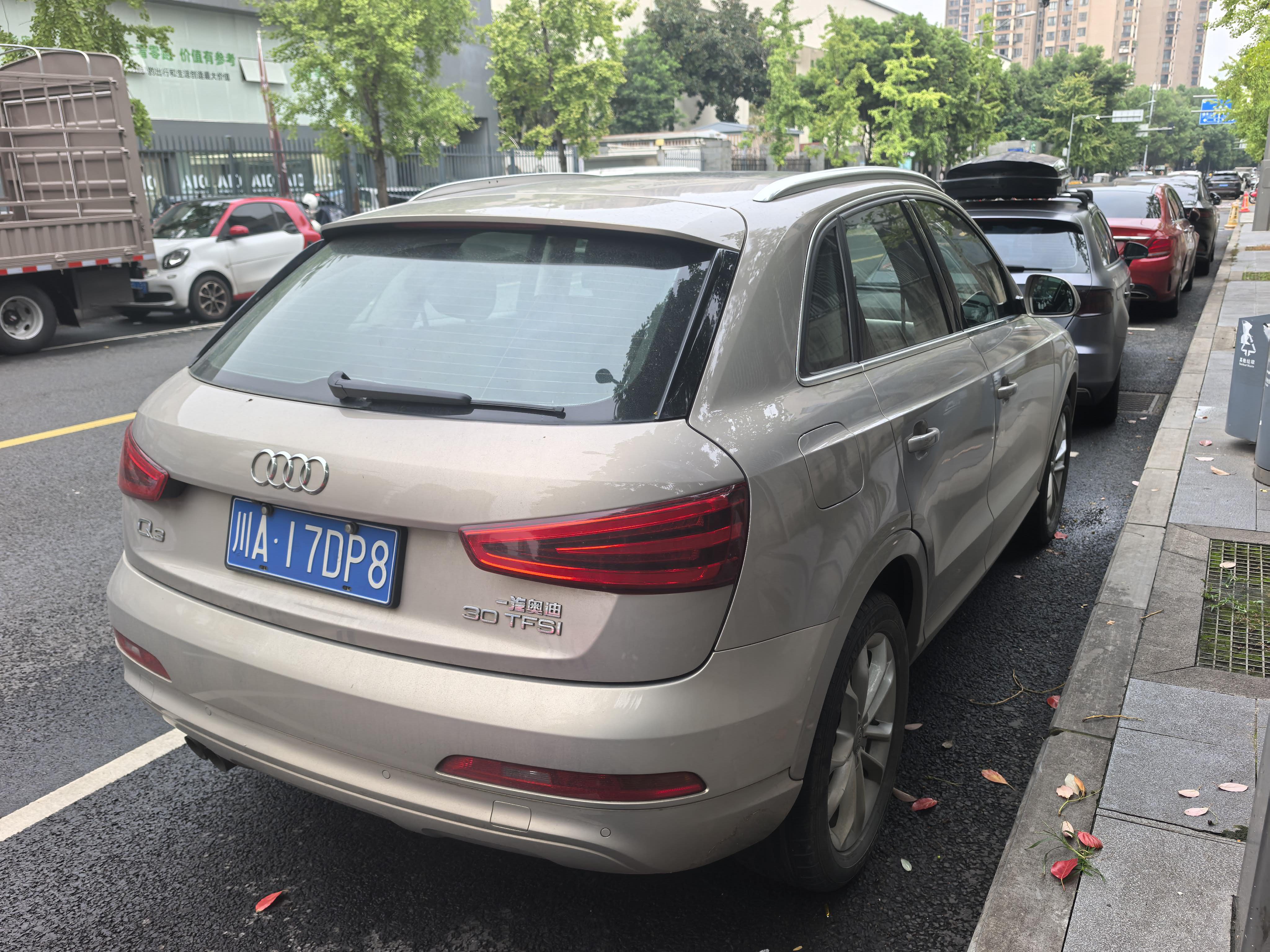 Audi Q3 2016 car image #4