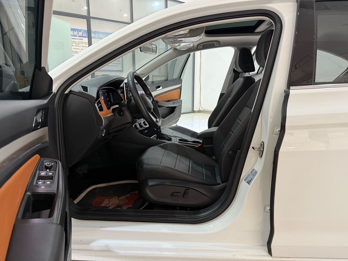 2023 #11 2023 immagine di auto #11