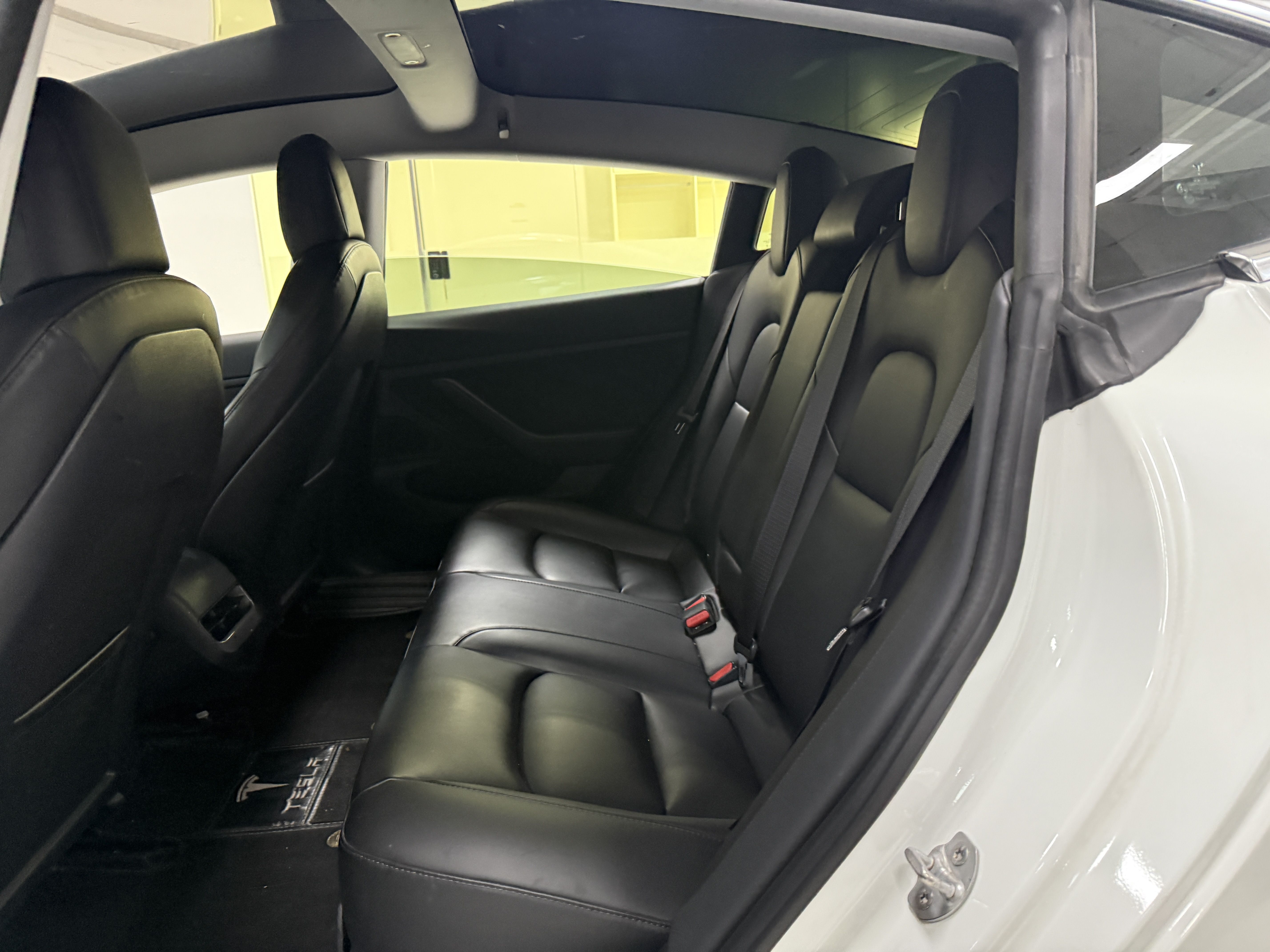 Tesla Model 3 2020 car image #9