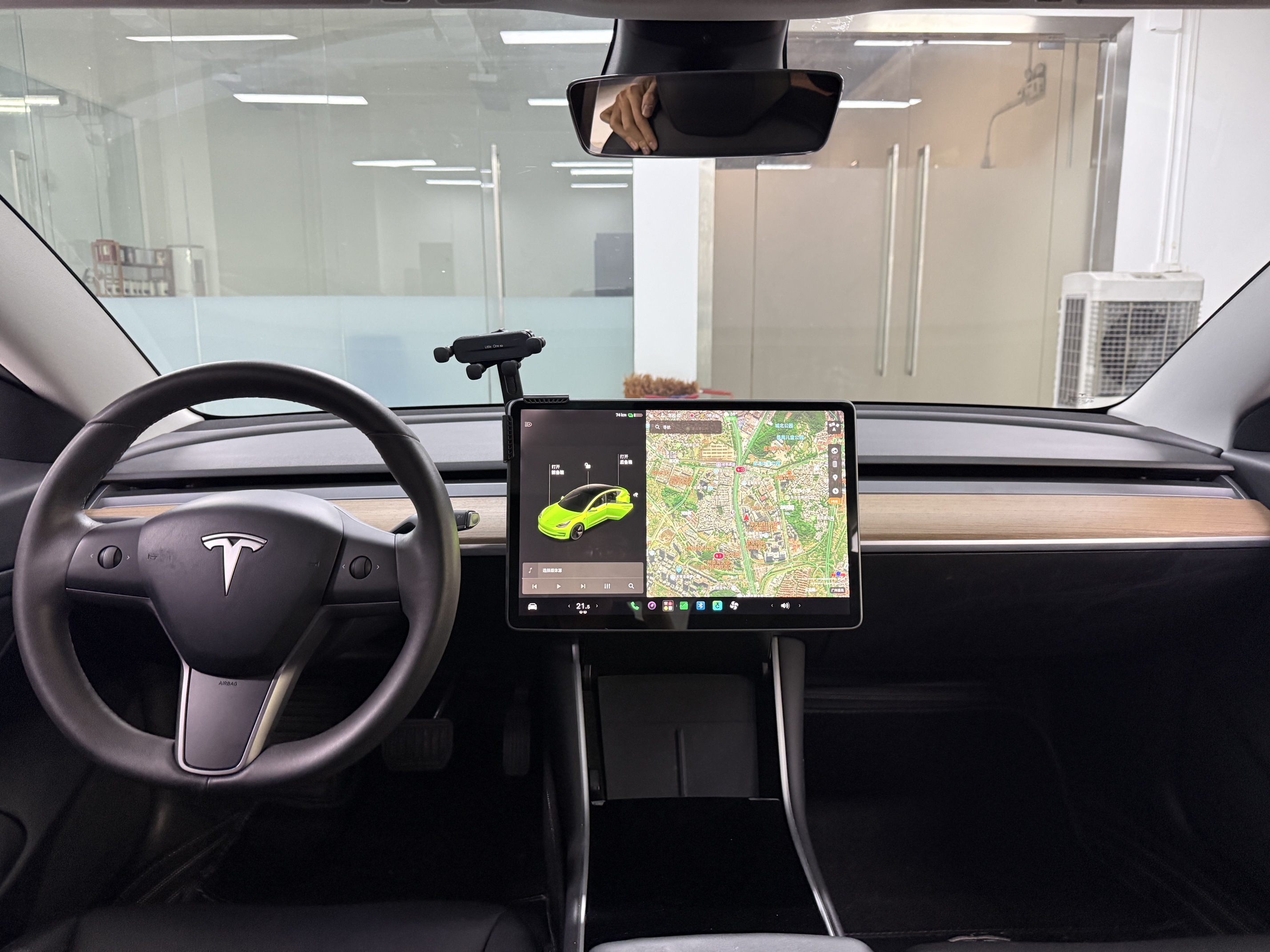 Tesla Model 3 2020 car image #10