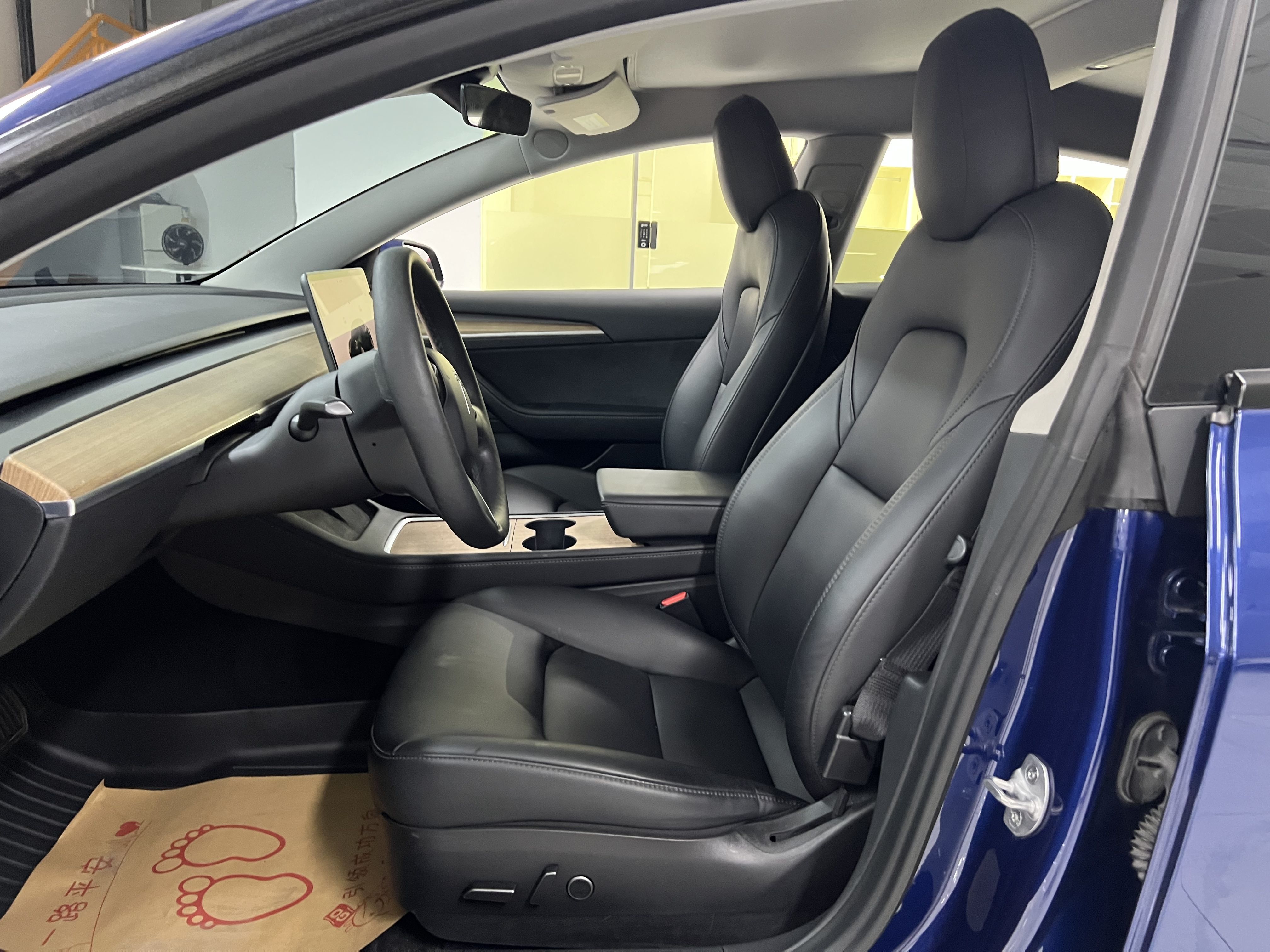 Tesla Model 3 2022 car image #8