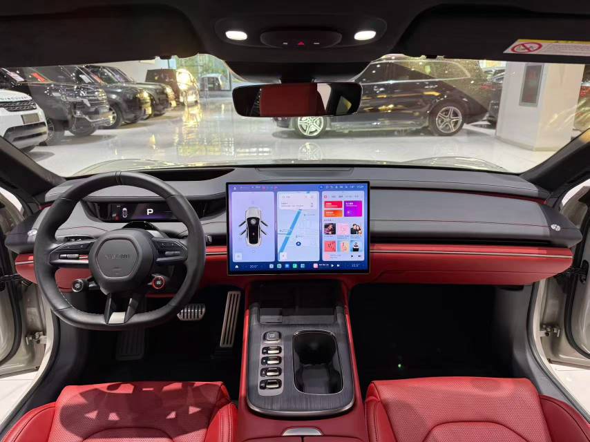 MI SU7 2024 immagine di auto #10