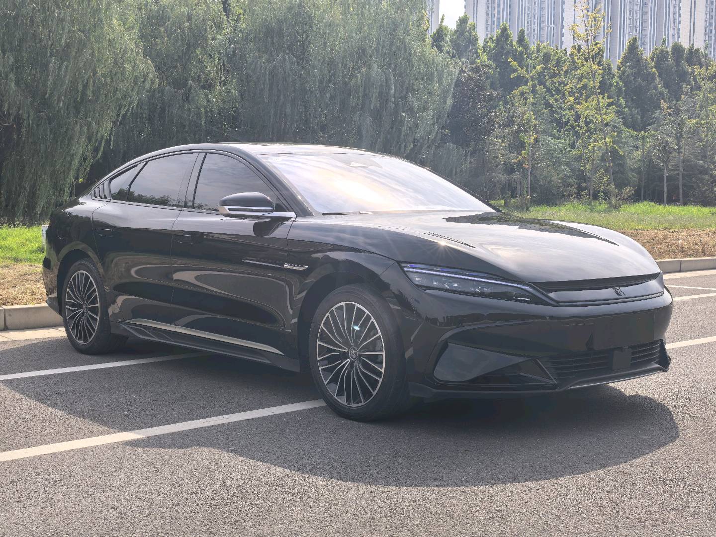 BYD Han 2023 car image #5