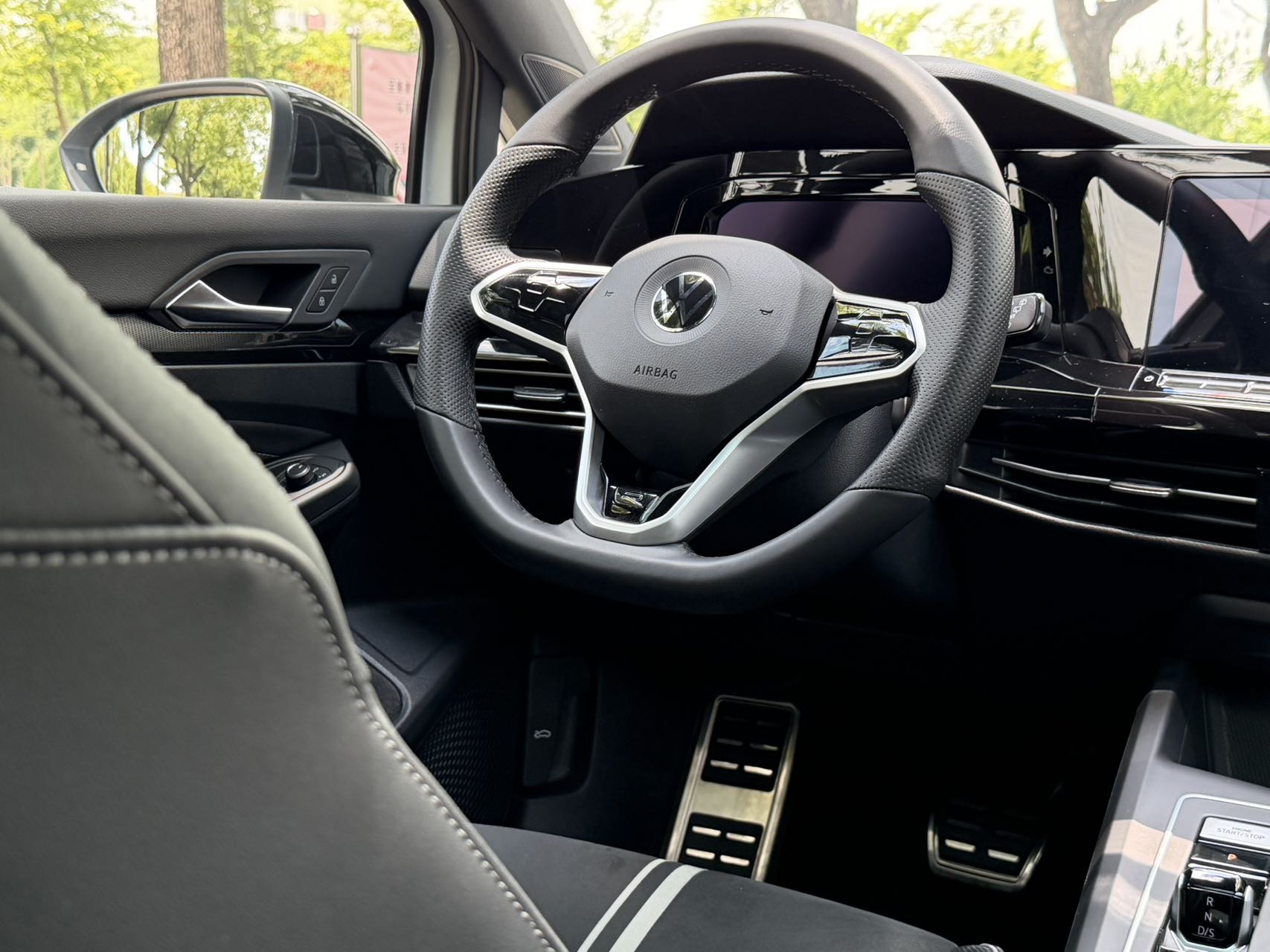Volkswagen Golf 2022 car image #11