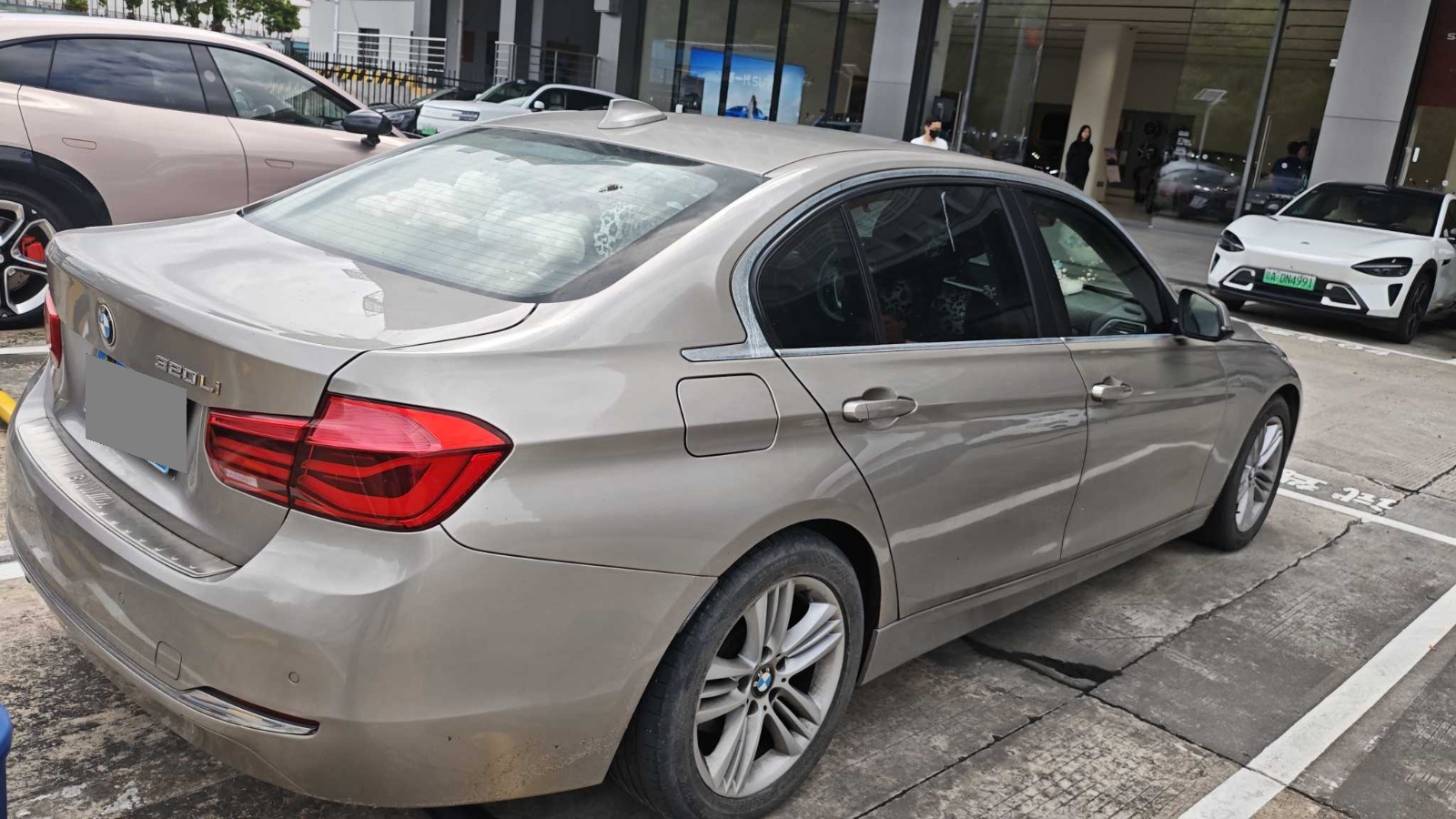BMW 3 Series 2016 #8 BMW 3 Series 2016 car image #8