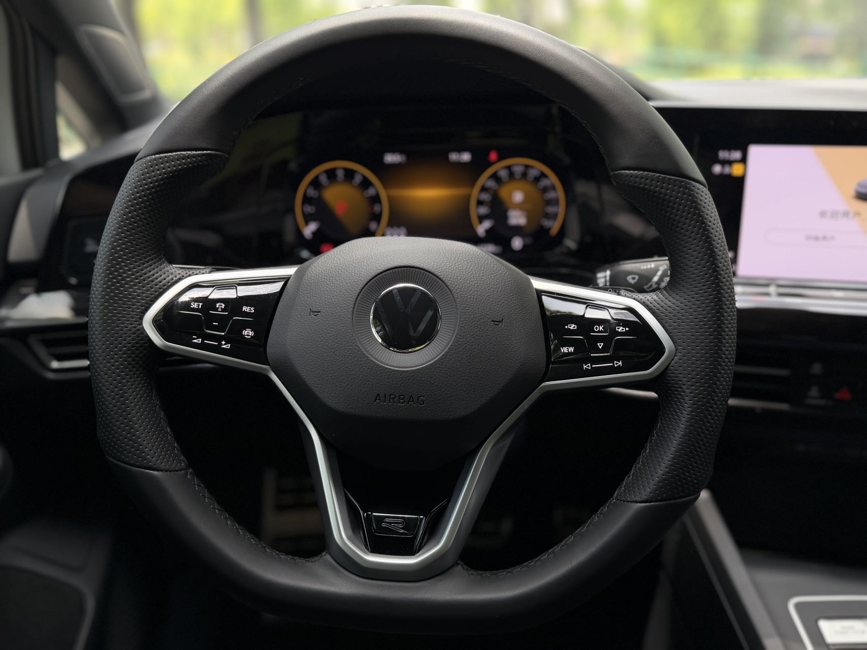 Volkswagen Golf 2022 car image #6