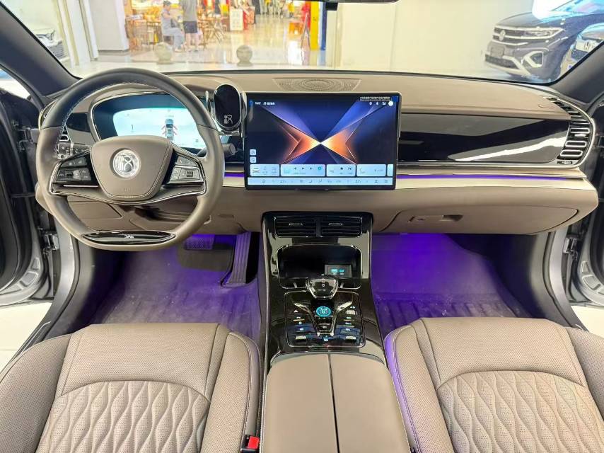 BYD Han 2024 car image #9